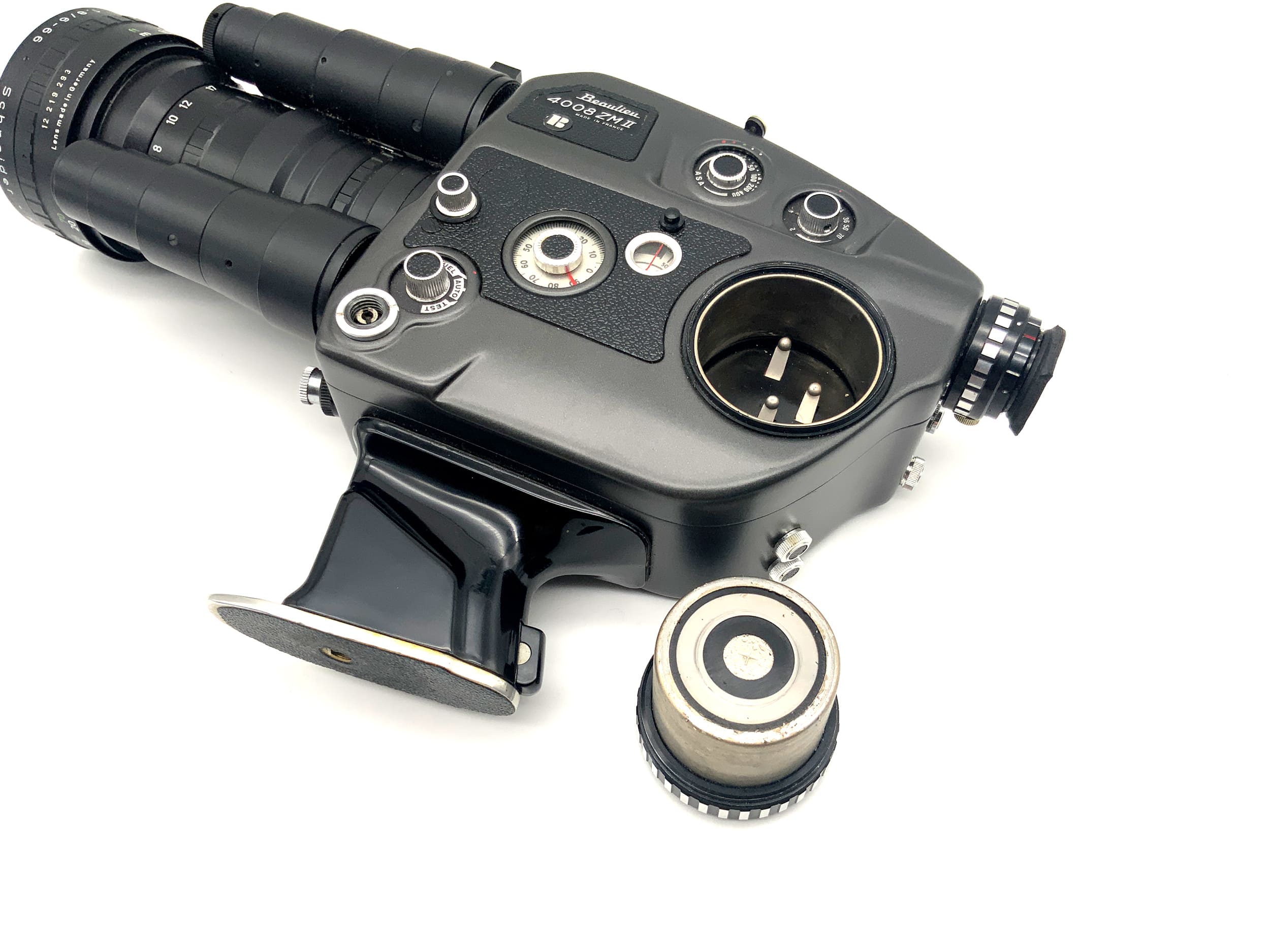 Caméra Beaulieu 4008 ZM II avec Optivaron 1.8/6-66 Super 8 !NON TESTÉE !