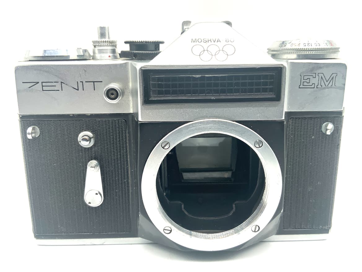 KMZ Zenit EM SLR 35mm Spiegelreflexkamera analog Body Gehäuse (M42)