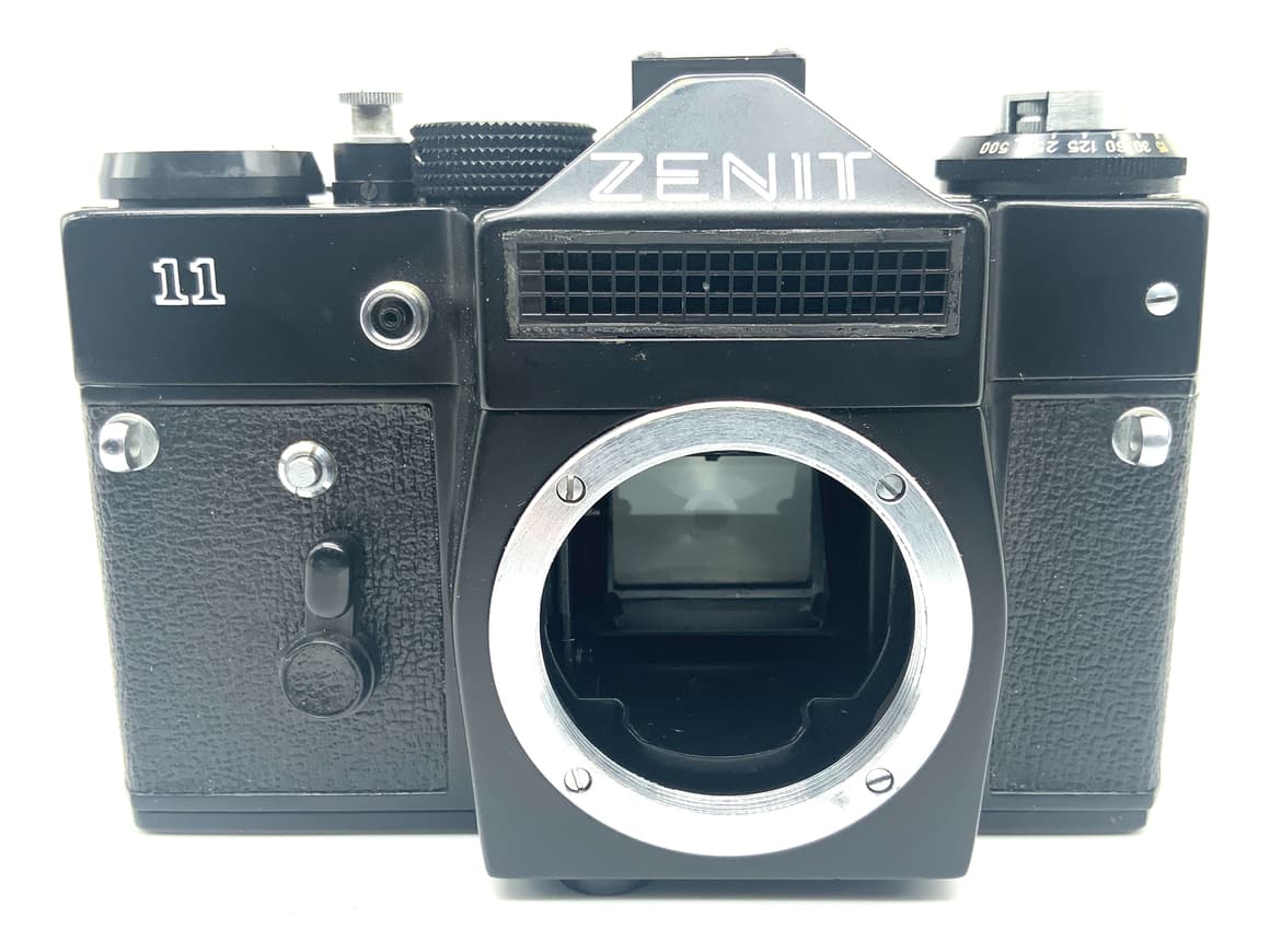 KMZ Zenit 11 SLR 35mm Spiegelreflexkamera analog Body Gehäuse (M42)