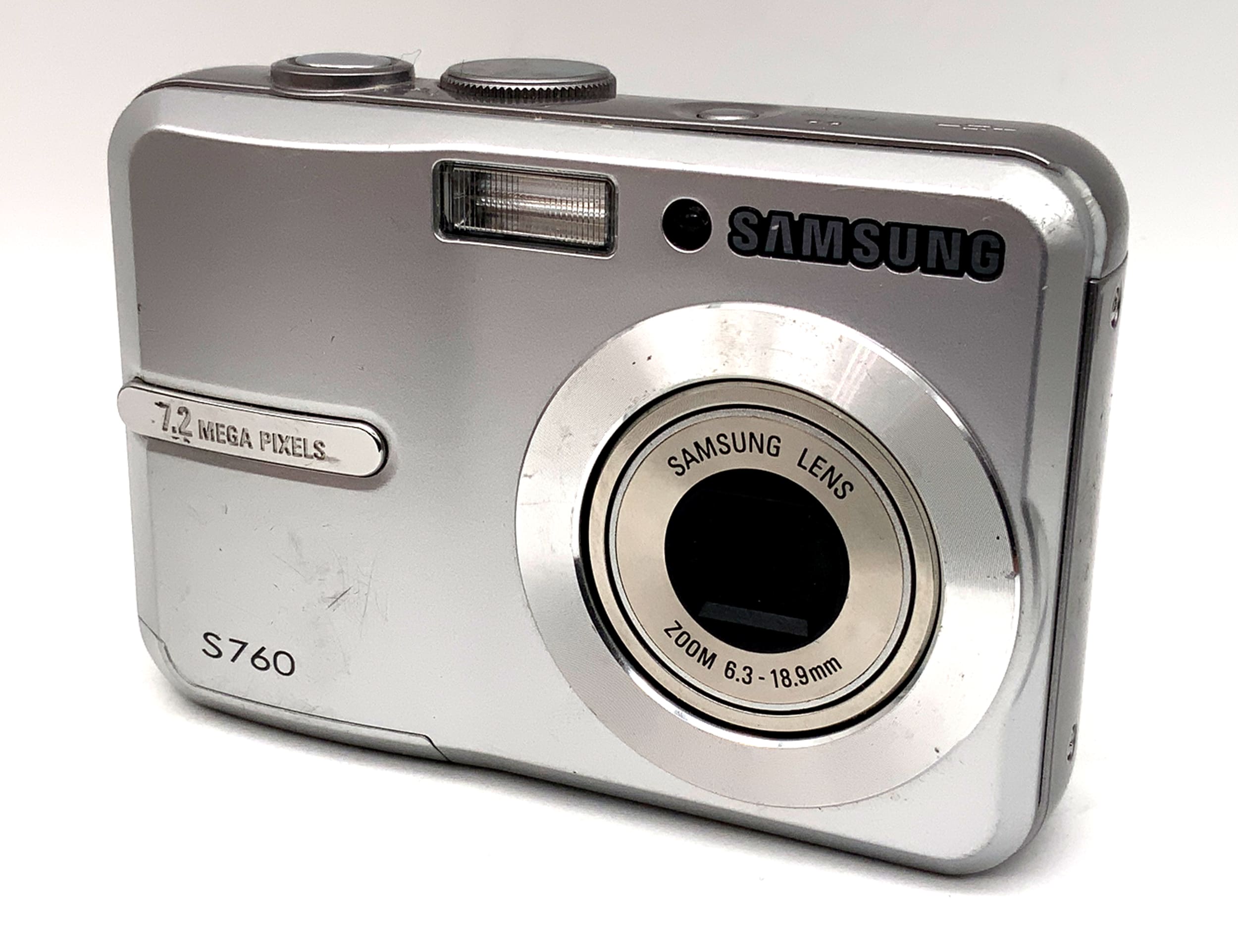 Appareil photo numérique compact Samsung S760 avec objectif zoom 6,3-18,9 mm et capteur 7,2 MP