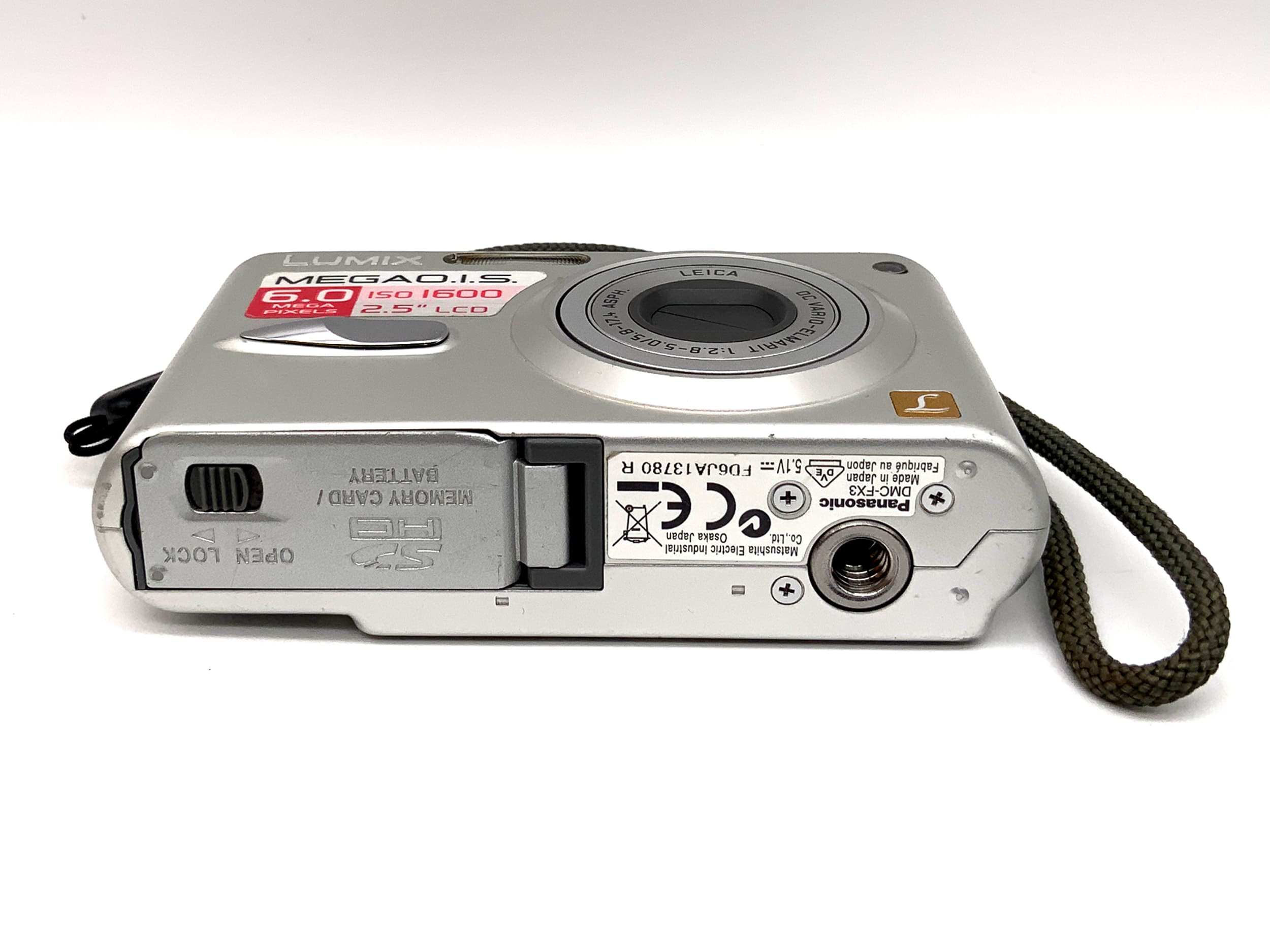 Panasonic Lumix DMC-FX3 Digital Compact Camera with 1:2.8-5.0 / 5.8-17.4 6.0 MP