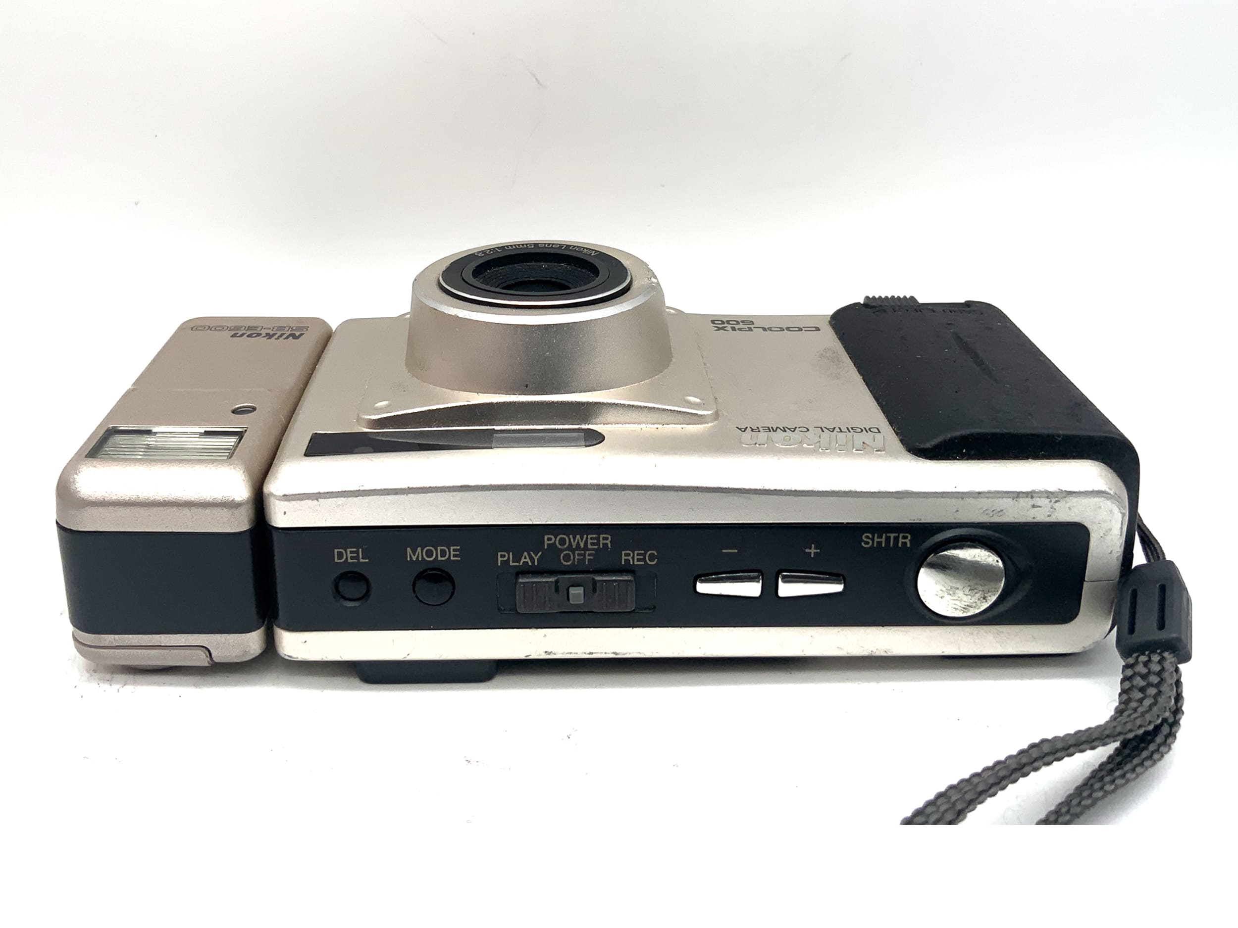 Appareil photo numérique compact Nikon Coolpix 600 avec objectif 5 mm f/2,8