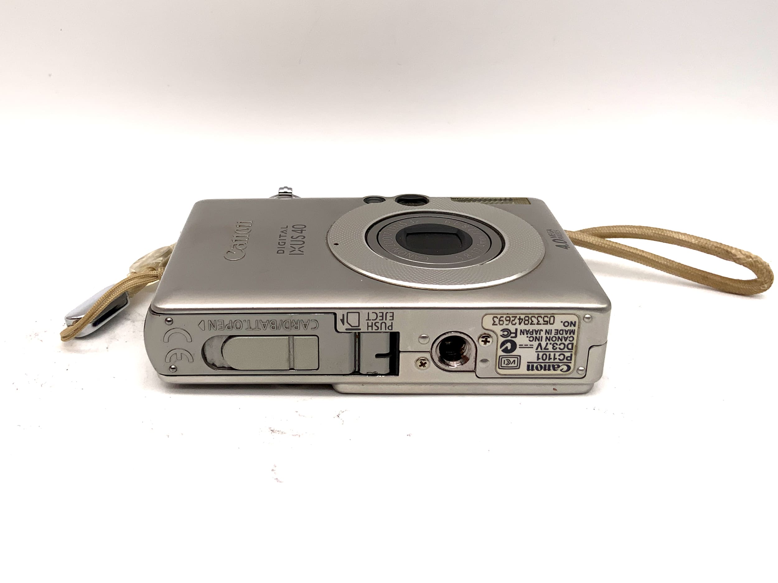 Appareil photo numérique compact Canon IXUS 40 avec triple objectif 5,8-17,4 mm f/2,8-4,9.