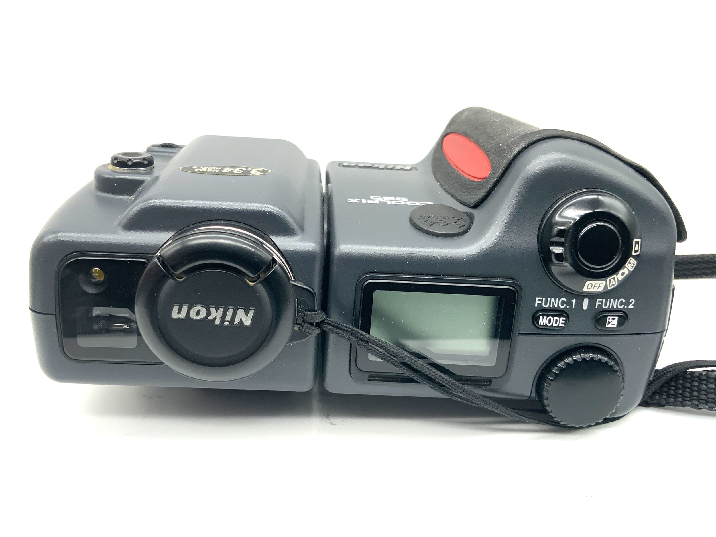 Nikon Coolpix 995 Bridge camera with Zoom Nikkor 1:2.6-5.1 8-32mm 3.34 MP