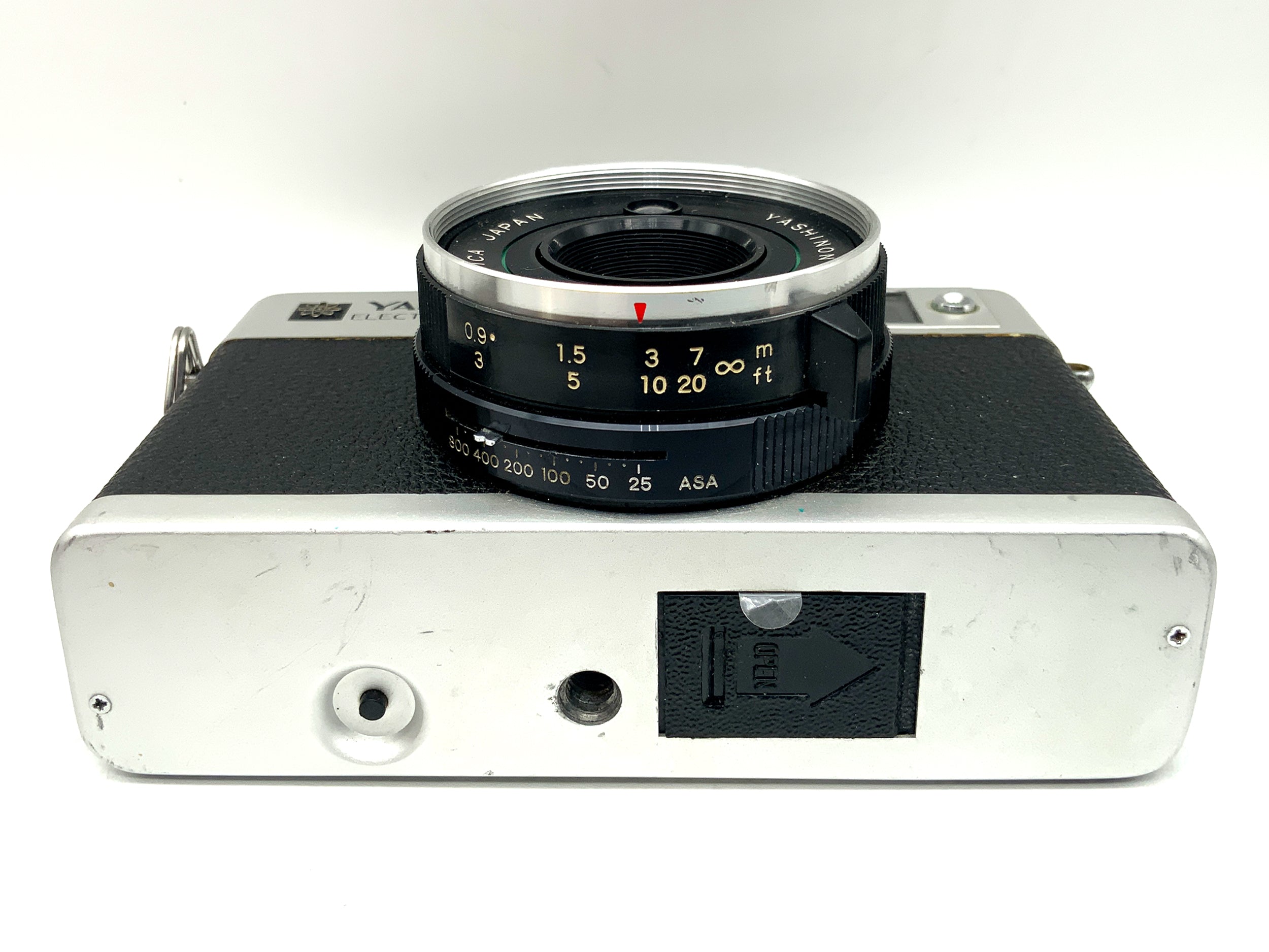 Yashica Electro 35 FC rangefinder camera with Yashinon DX 40mm 1:2.8 analog camera