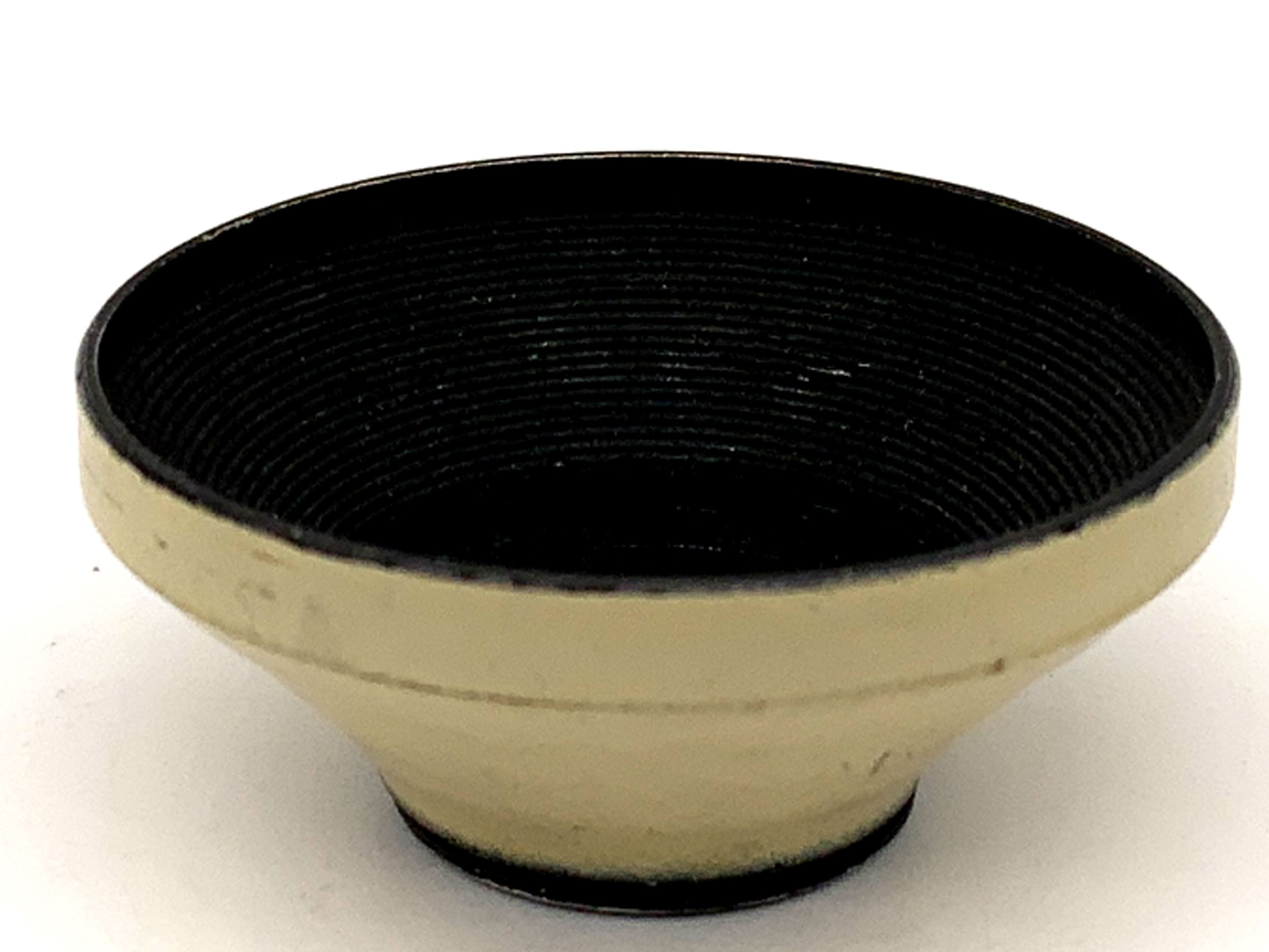 Pentacon Penti I / Penti II lens hood M18 beige lens hood