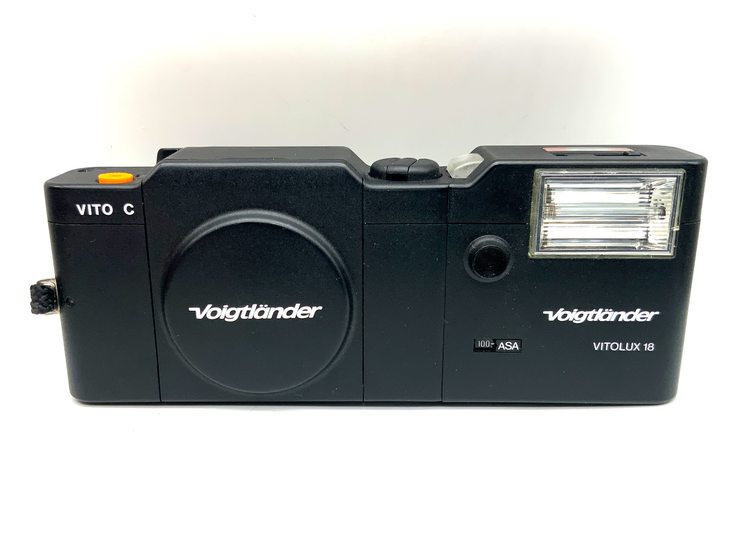 Voigtländer Vito C rangefinder camera with Color Skopar 2.8/38 lens and Vitolux 18 flash.