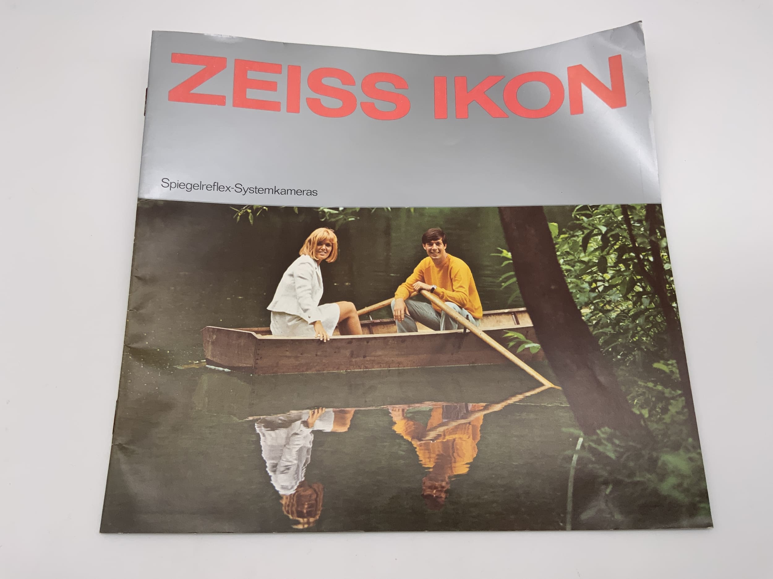 Zeiss Ikon SLR System Cameras Brochure Magazine German