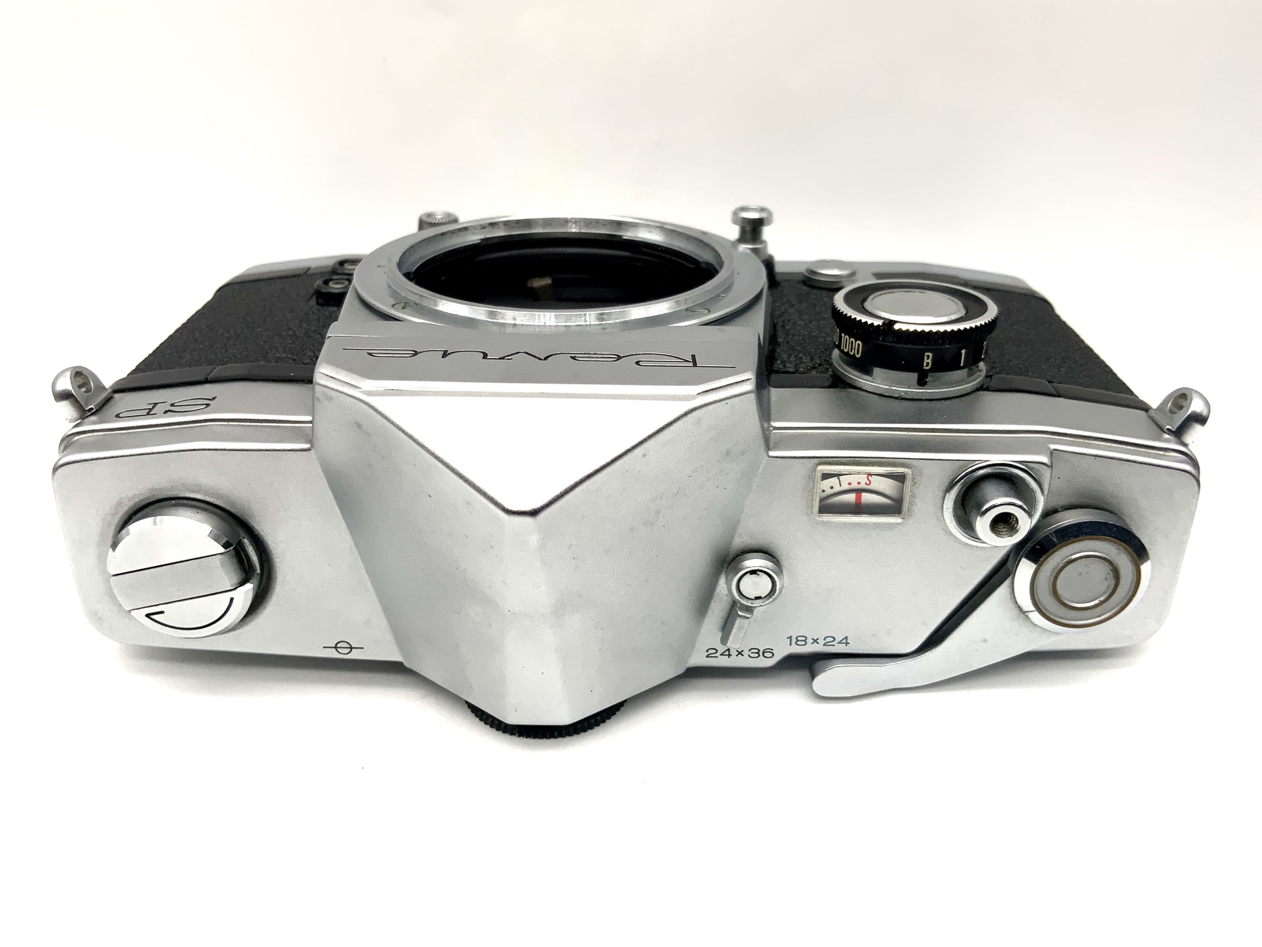 Boîtier reflex analogique demi/plein format Revue SP SLR (Konica AR)