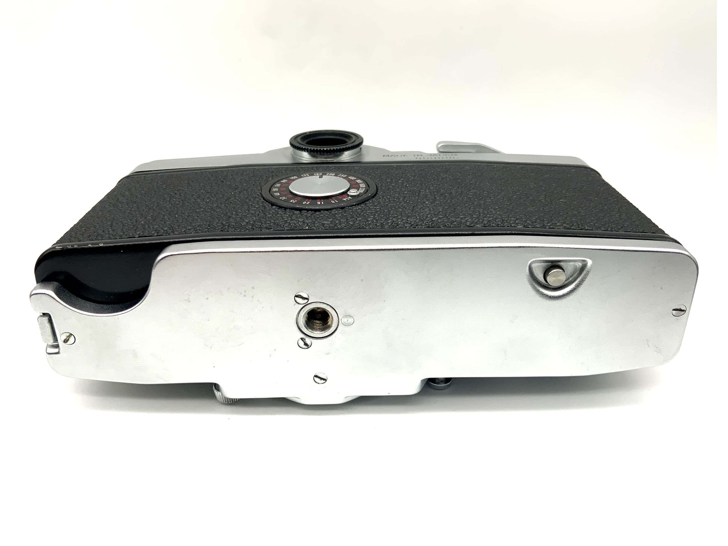 Boîtier reflex analogique demi/plein format Revue SP SLR (Konica AR)