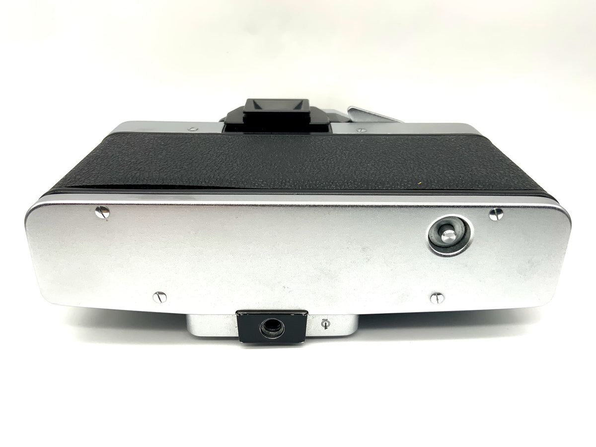 Exakta RTL 1000 SLR with TTL prism 35mm SLR analog body (Exa)
