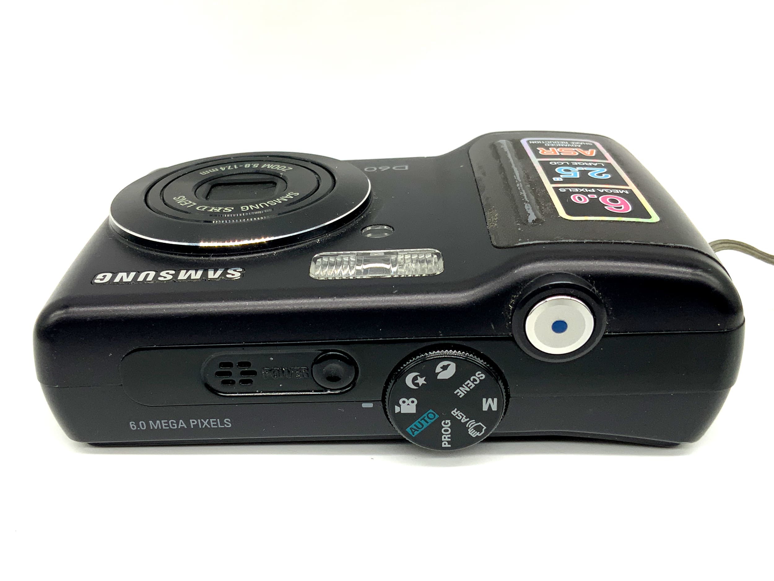 Samsung D60 Digitale Kompaktkamera mit 5.8-17.4mm Bleibt aus