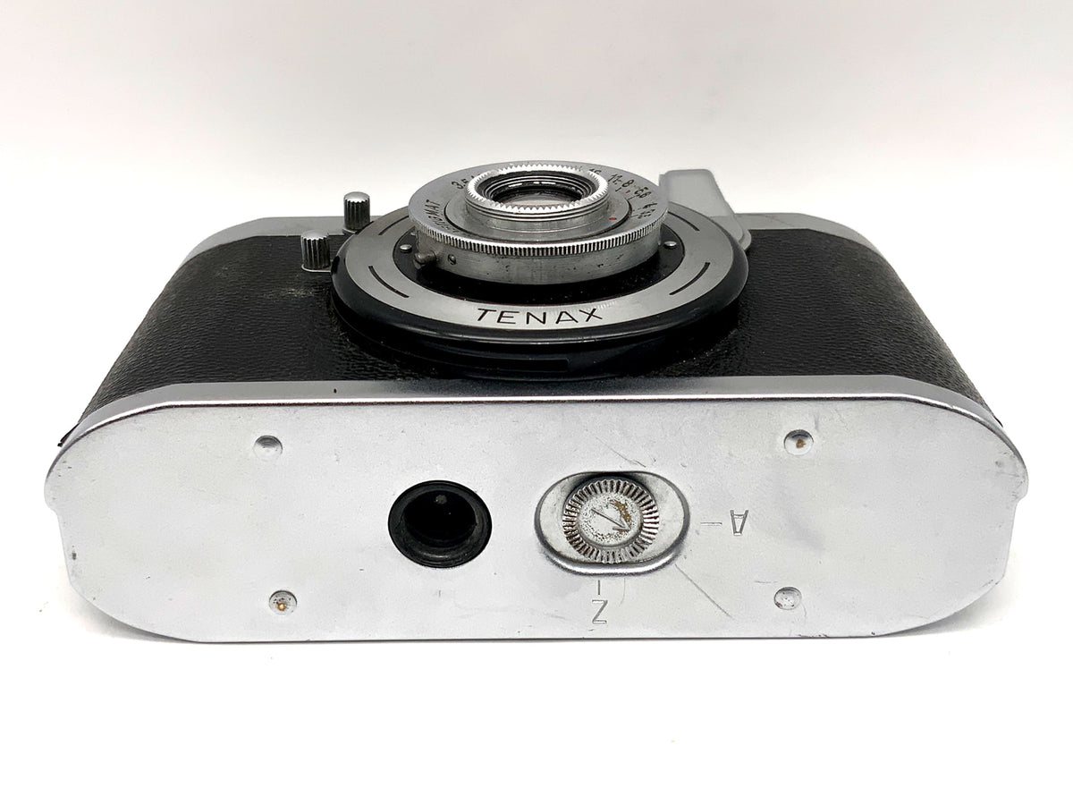 Appareil photo à visée Zeiss Ikon Tenax avec objectif analogique Novonar Anastigmat 3,5/35 mm V