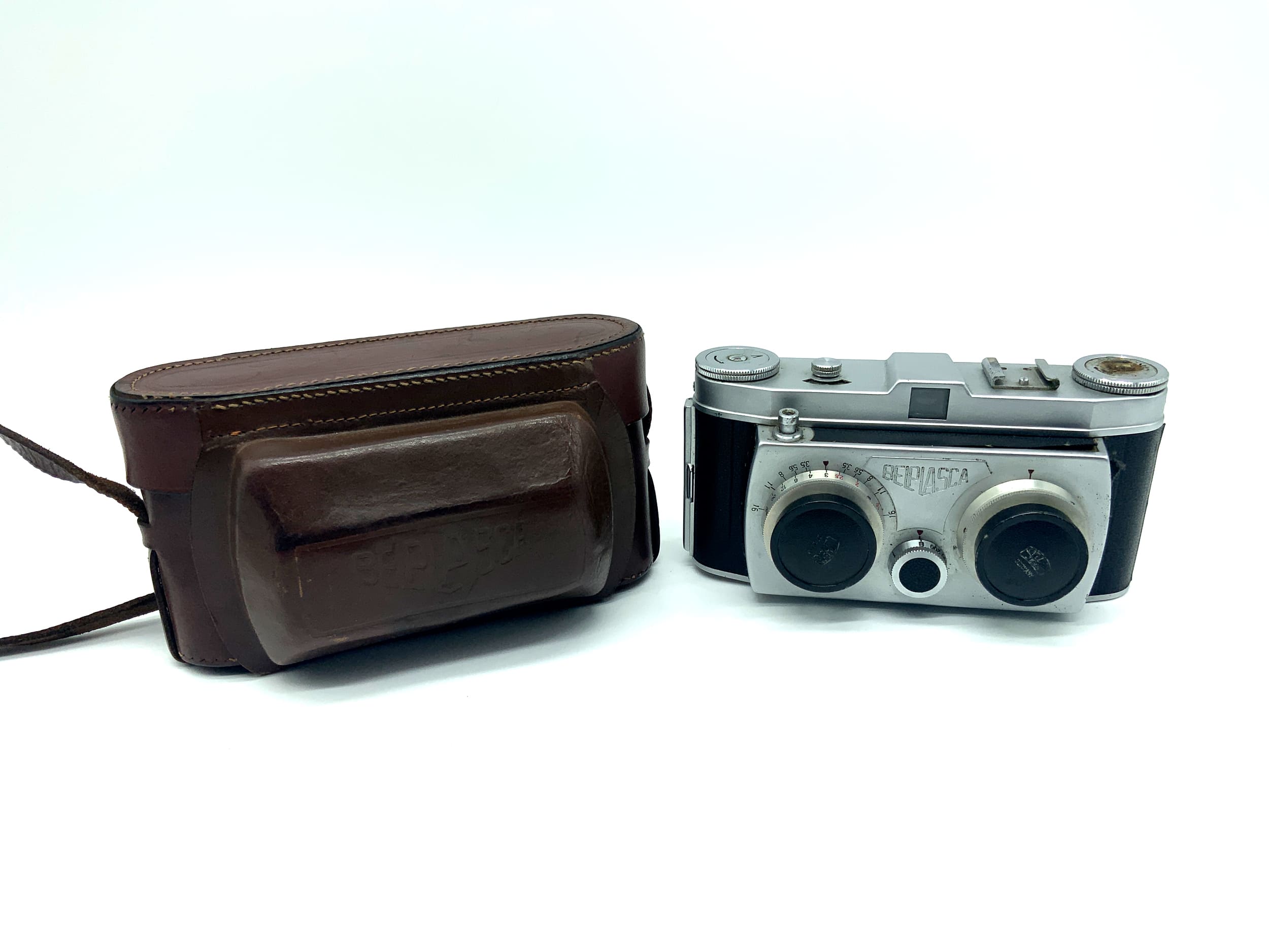 Appareil photo à viseur Belka Werk VEB Belplasca avec objectif Carl Zeiss Jena Tessar 3,5/37,5 mm