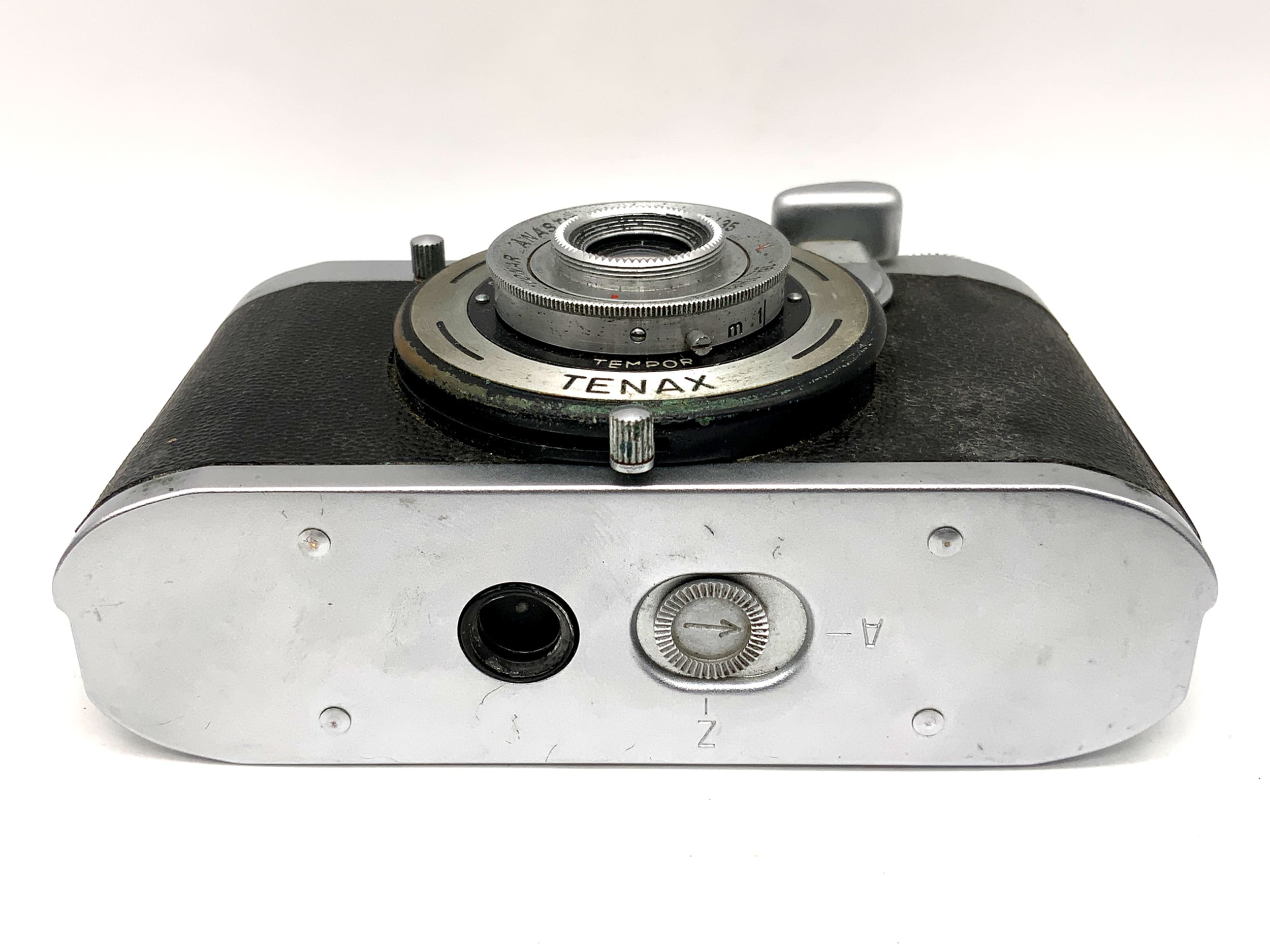Appareil photo à visée Zeiss Ikon Tenax avec objectif analogique Novonar Anastigmat 3,5/35 mm V
