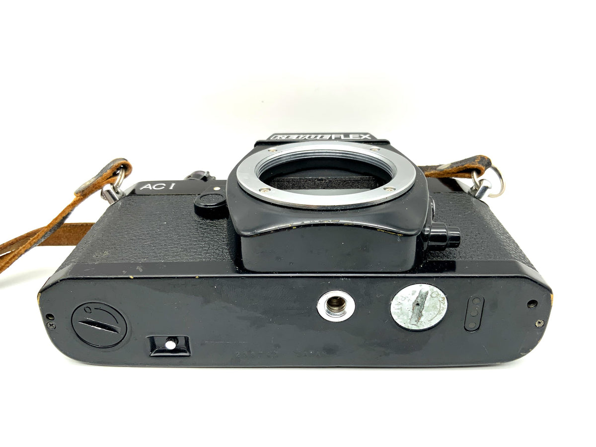 Boîtier d'appareil photo reflex argentique Revueflex AC I SLR 35 mm (M42) ; posemètre défectueux