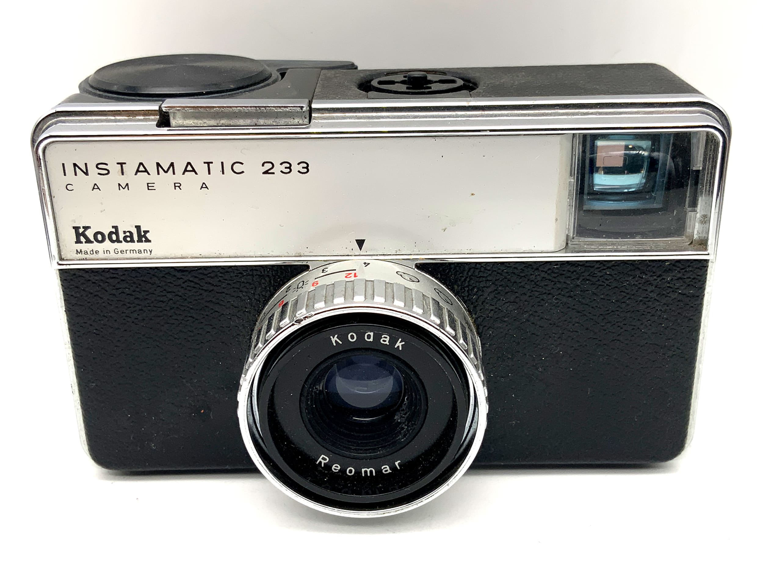 Kodak Instamatic 233 viewfinder camera with Reomar compact camera analog camera