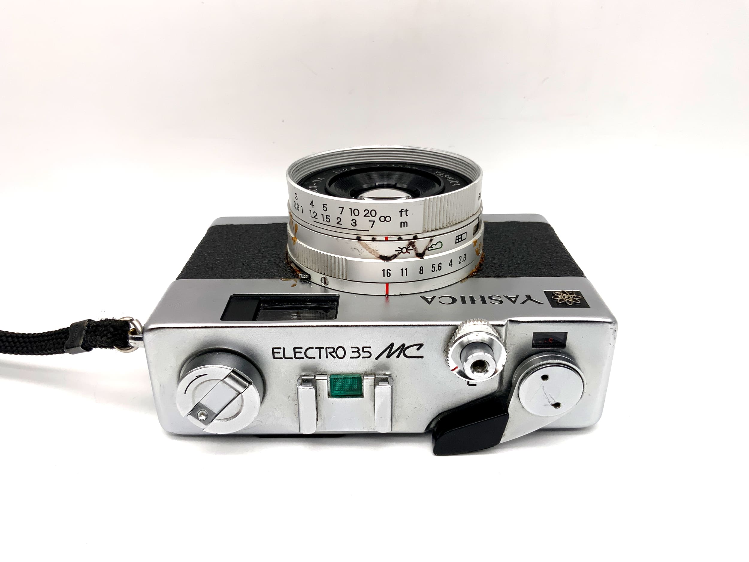 Yashica Electro 35 MC viewfinder camera with Yashinon DX 1:2.8 f=40mm analog camera