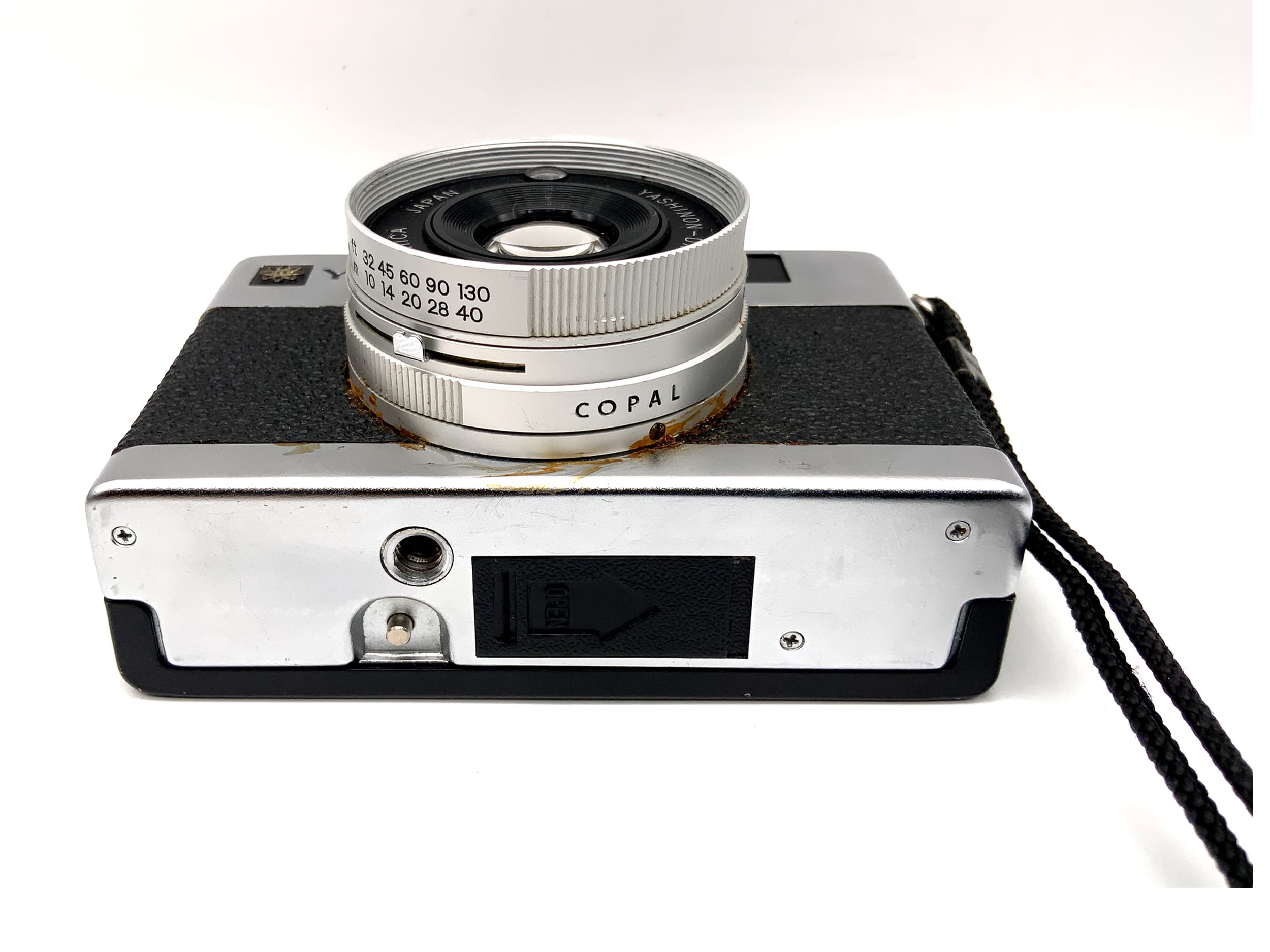 Yashica Electro 35 MC viewfinder camera with Yashinon DX 1:2.8 f=40mm analog camera