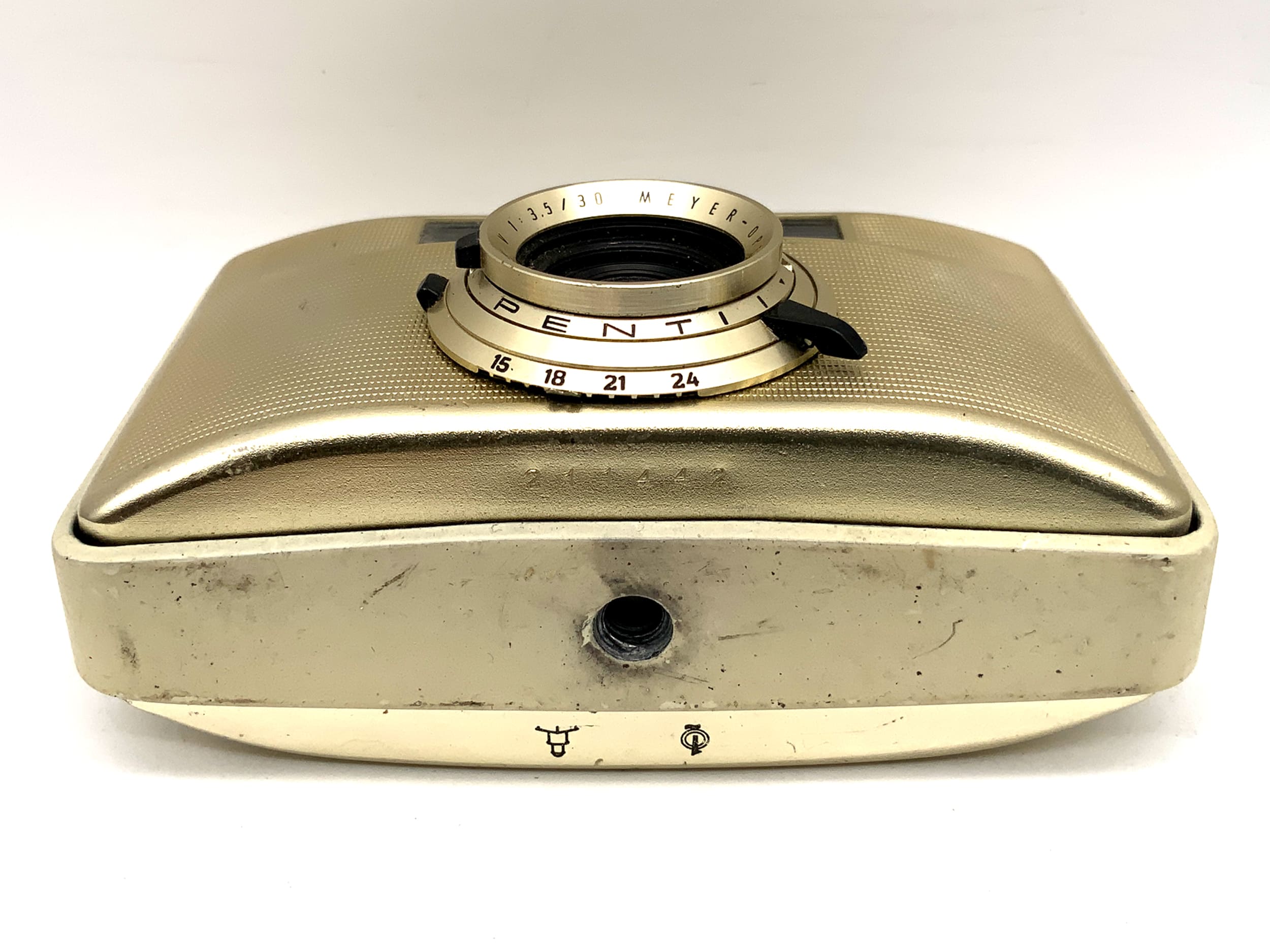 Appareil photo télémétrique Pentacon Penti I avec objectif argentique Meyer Optik Domiplan V 1:3.5 30 mm