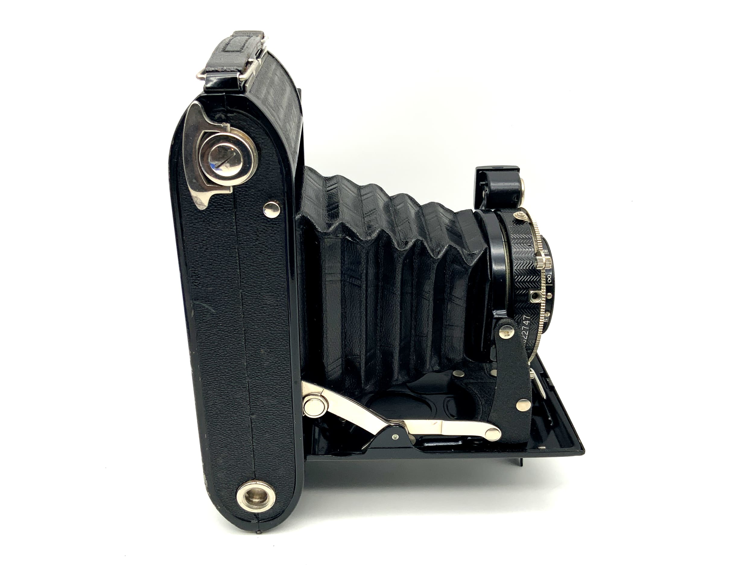 Voigtländer Bessa folding camera with Skopar 1:4.5 10.5cm Compur-Rapid 6x9