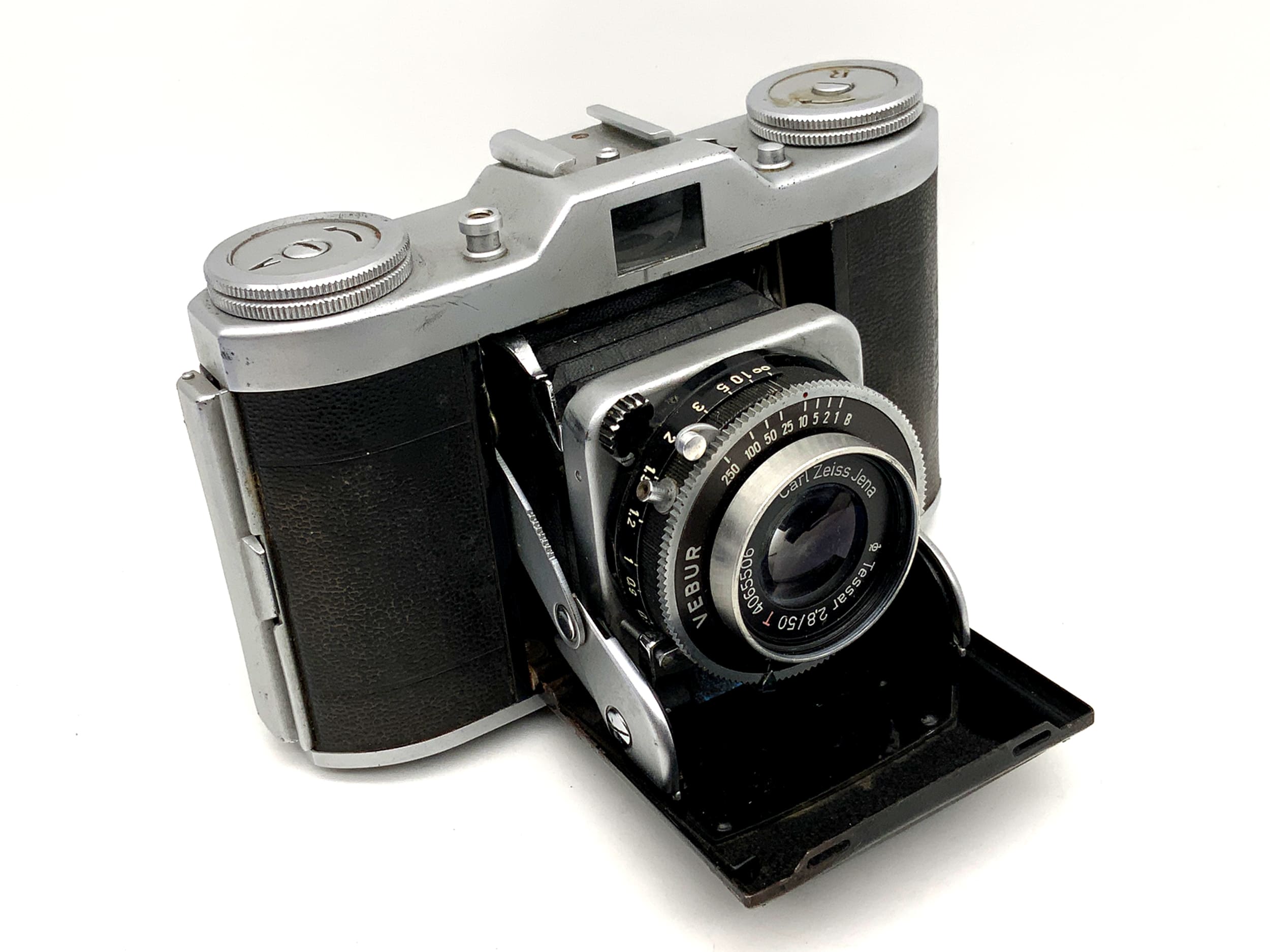 Appareil photo pliant Balda Beltica avec objectif Carl Zeiss Tessar 1:2.8 50 mm rouge T