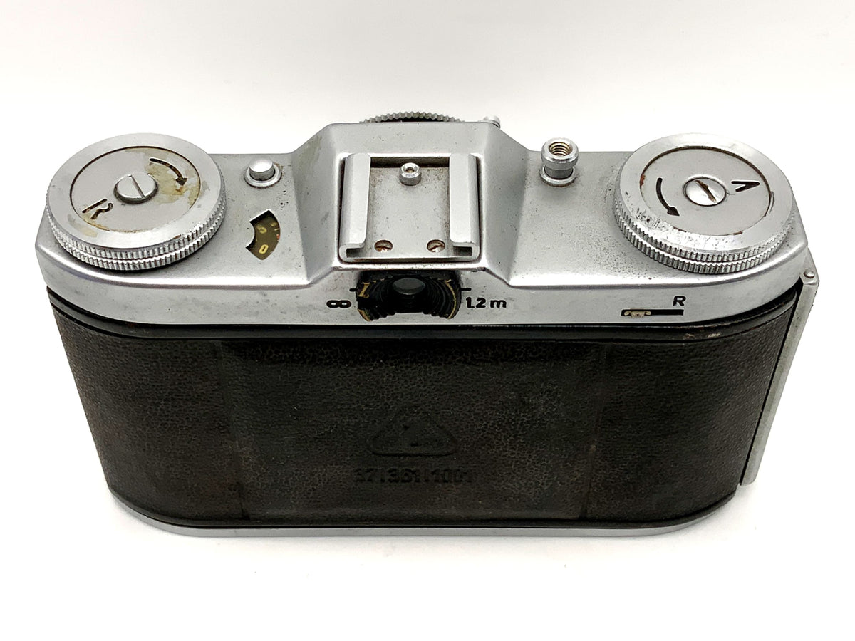 Appareil photo pliant Balda Beltica avec objectif Carl Zeiss Tessar 1:2.8 50 mm rouge T