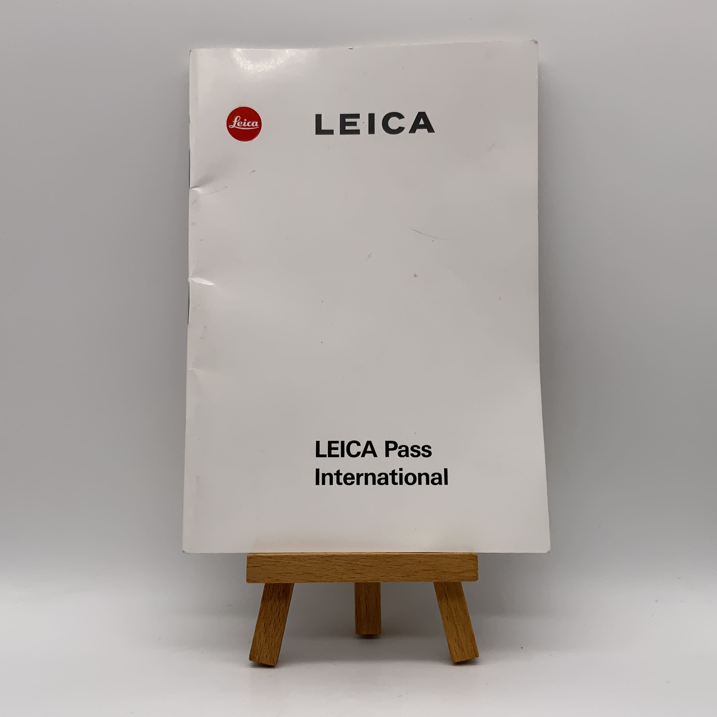 Leica Heft Pass International German