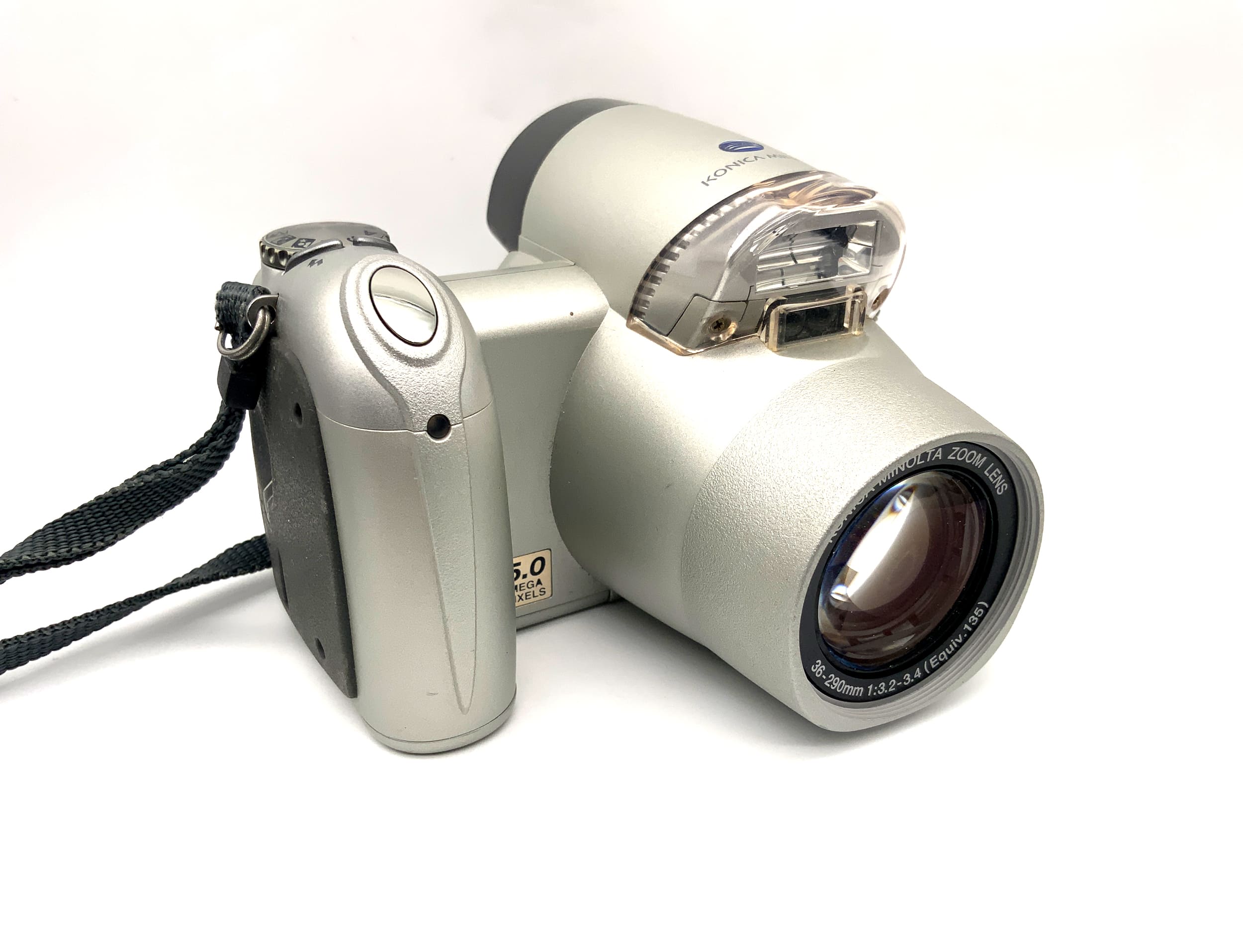 Konica Minolta Dimage Z 20 bridge camera with 36-290mm 1:3.2-3.4 digital camera