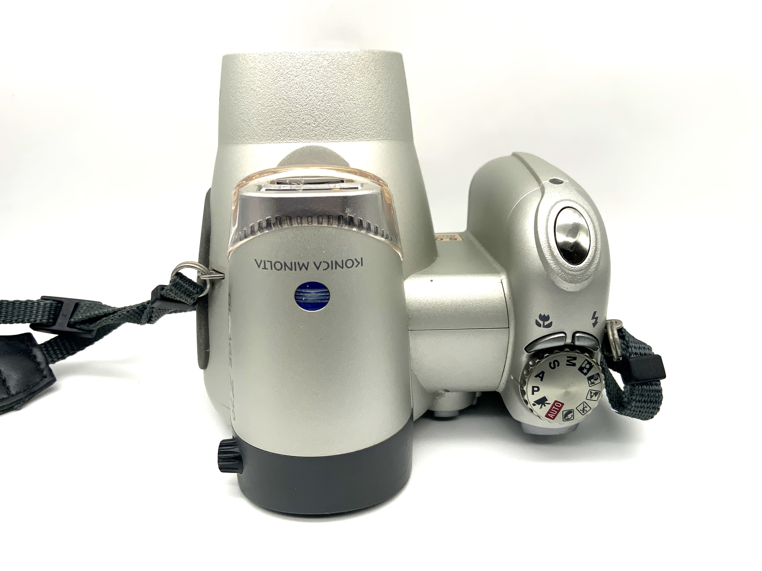 Konica Minolta Dimage Z 20 bridge camera with 36-290mm 1:3.2-3.4 digital camera