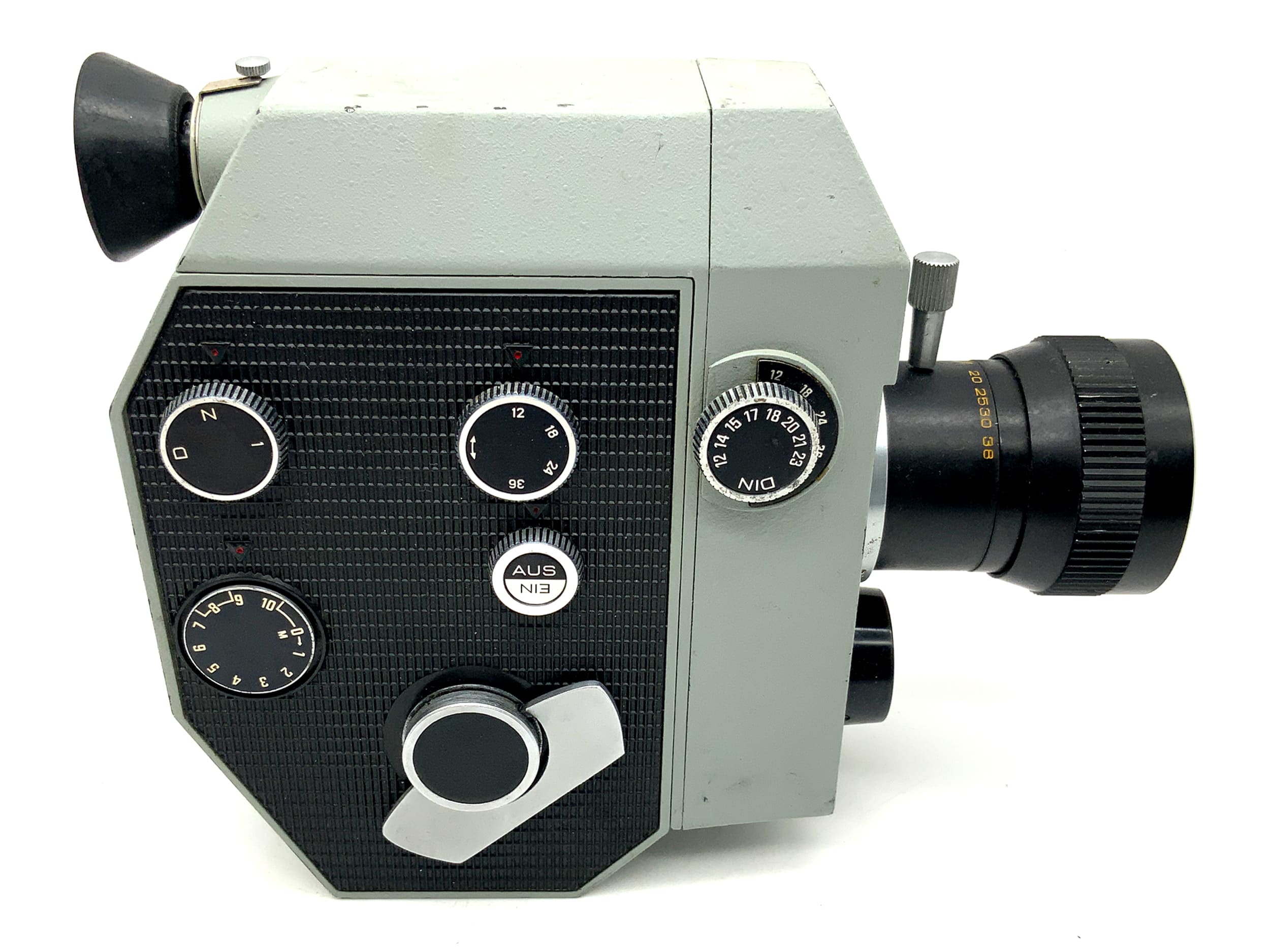 Caméra argentique Zenit Quartz DS8-3 avec objectif Meteor-8M 1.8/9-38mm Super 8