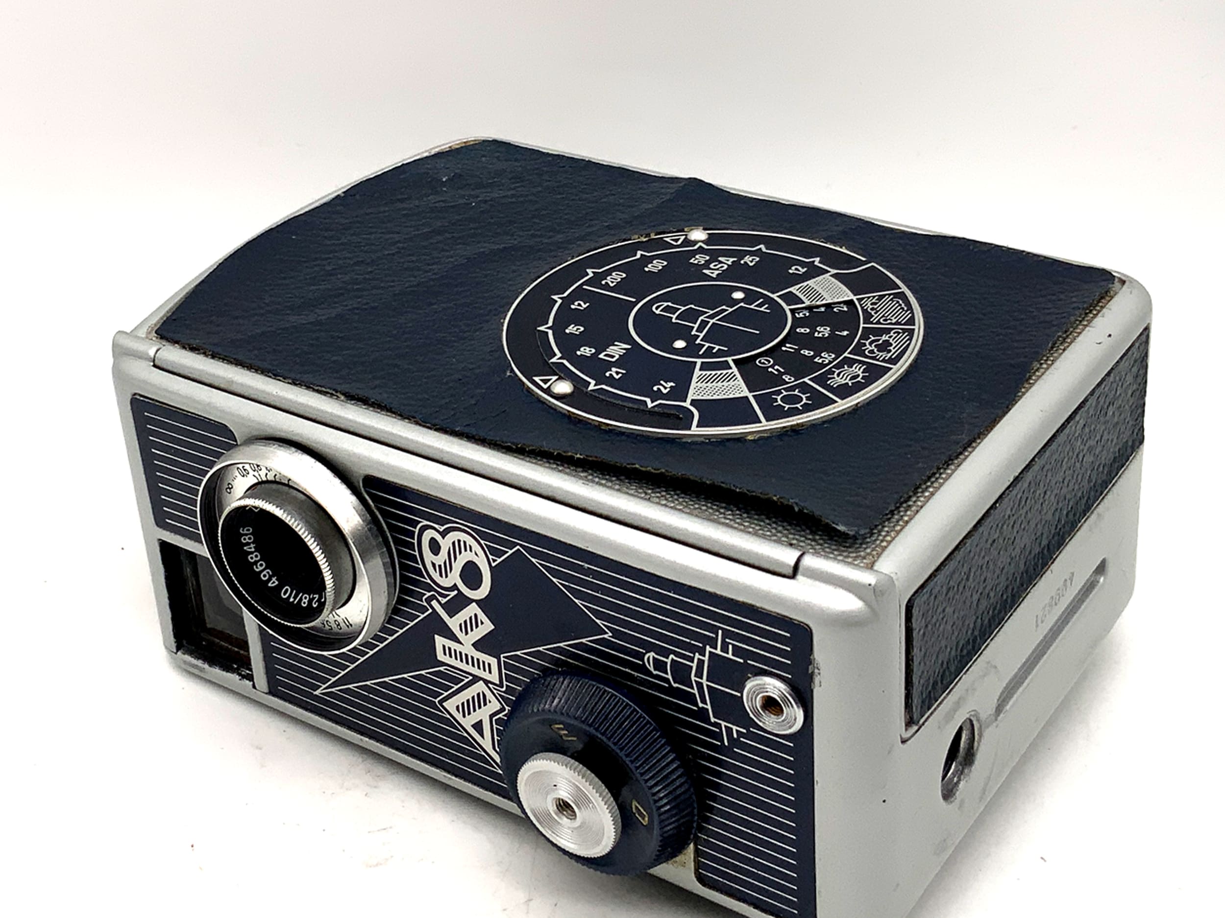 Caméra Pentacon AK 8 avec objectif Carl Zeiss Triotar 2.8/10 mm Super 8