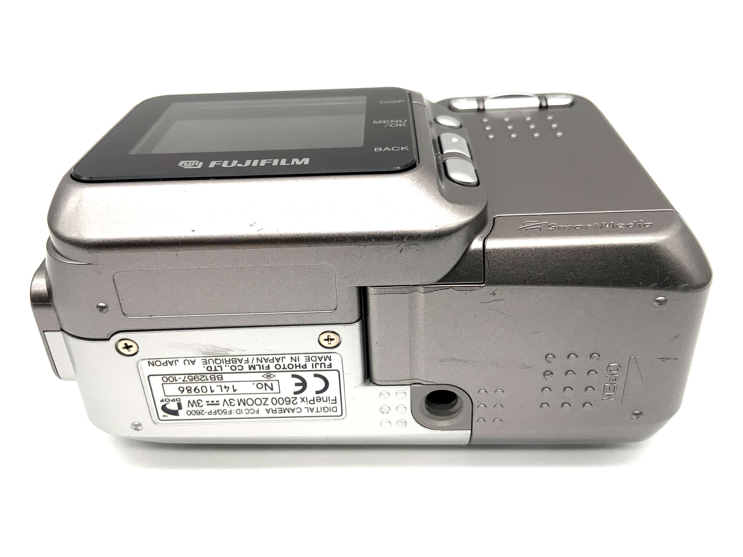 Fujifilm Finepix 2600 zoom digital compact camera with 6-18mm 2MP