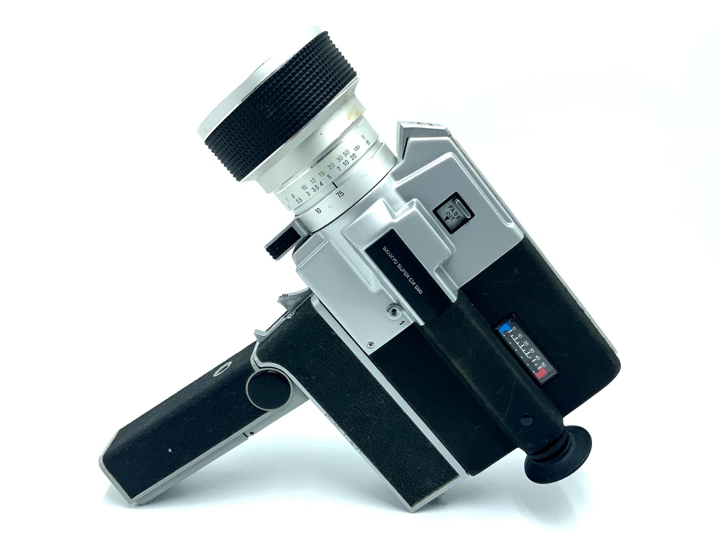 Sankyo Super CM 880 Filmkamera mit 7.5-60mm 1:1.8