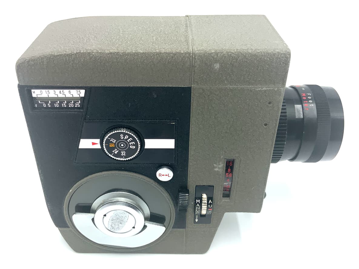 Crown 8 501 Filmkamera mit Reflex Zoom Lens 12-32mm 1:1.8