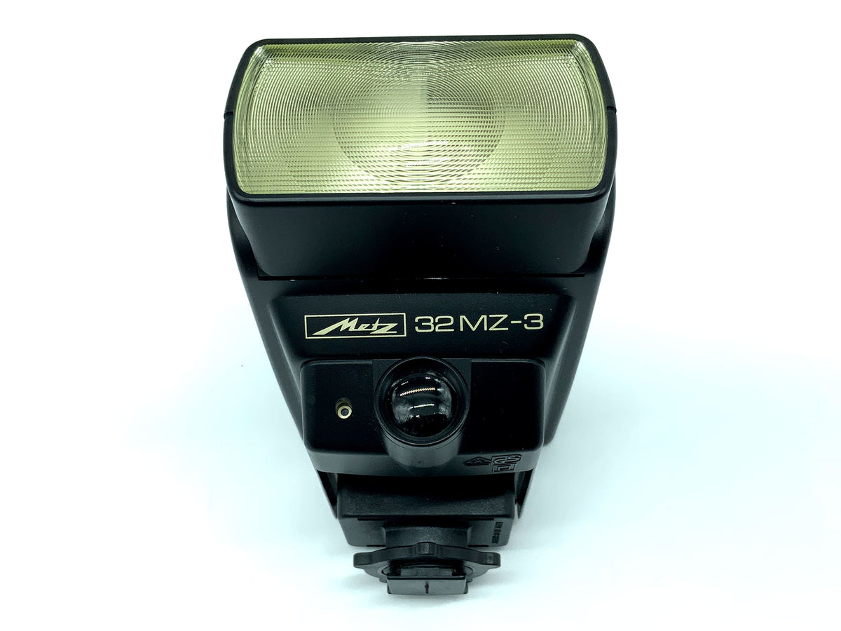 Flash universel Metz 32 MZ-3, flash de caméra à contact central