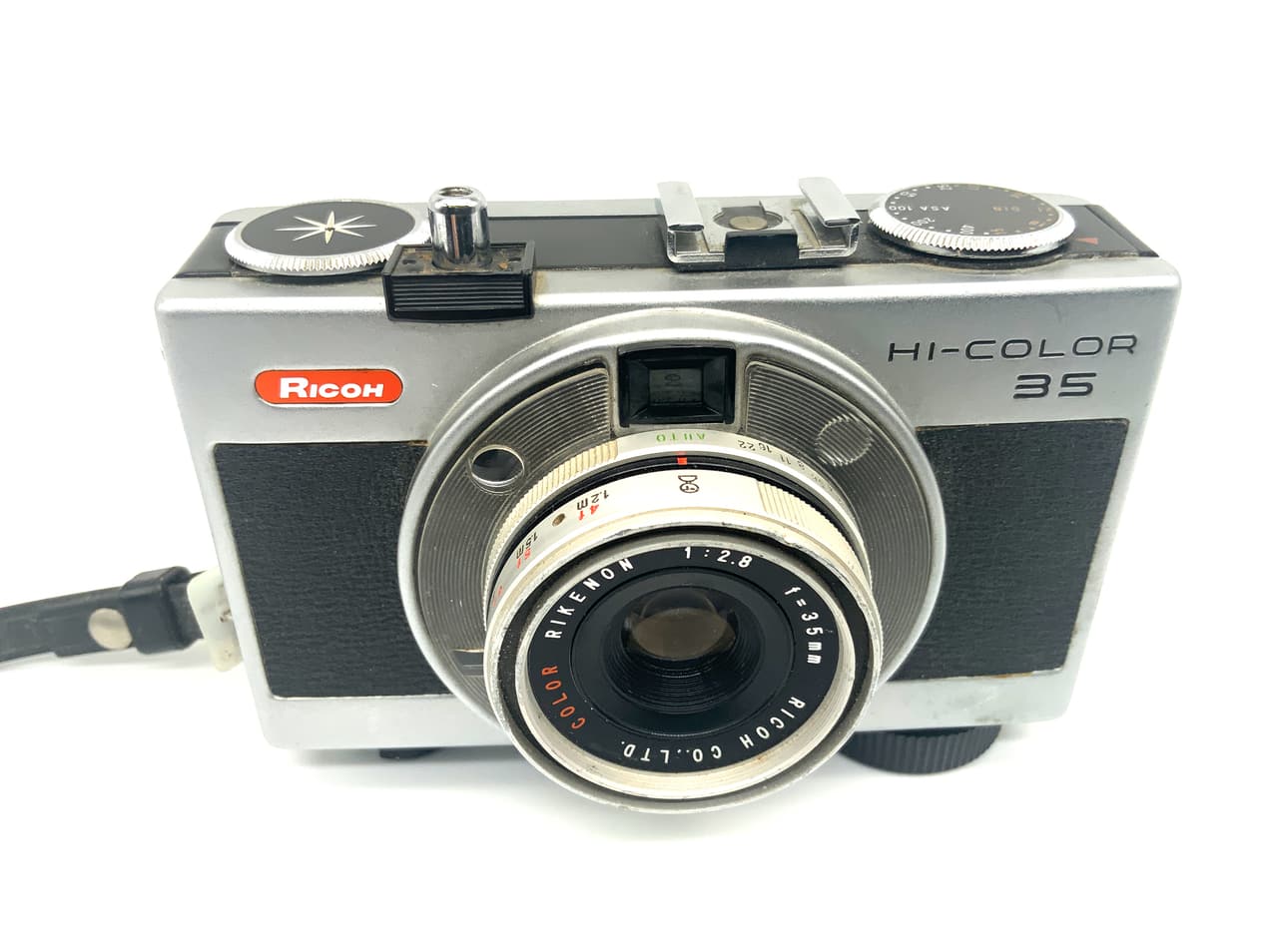 Appareil photo à visée Ricoh HI-Color 35 avec objectif analogique Color Rikenon 35 mm 1:2.8