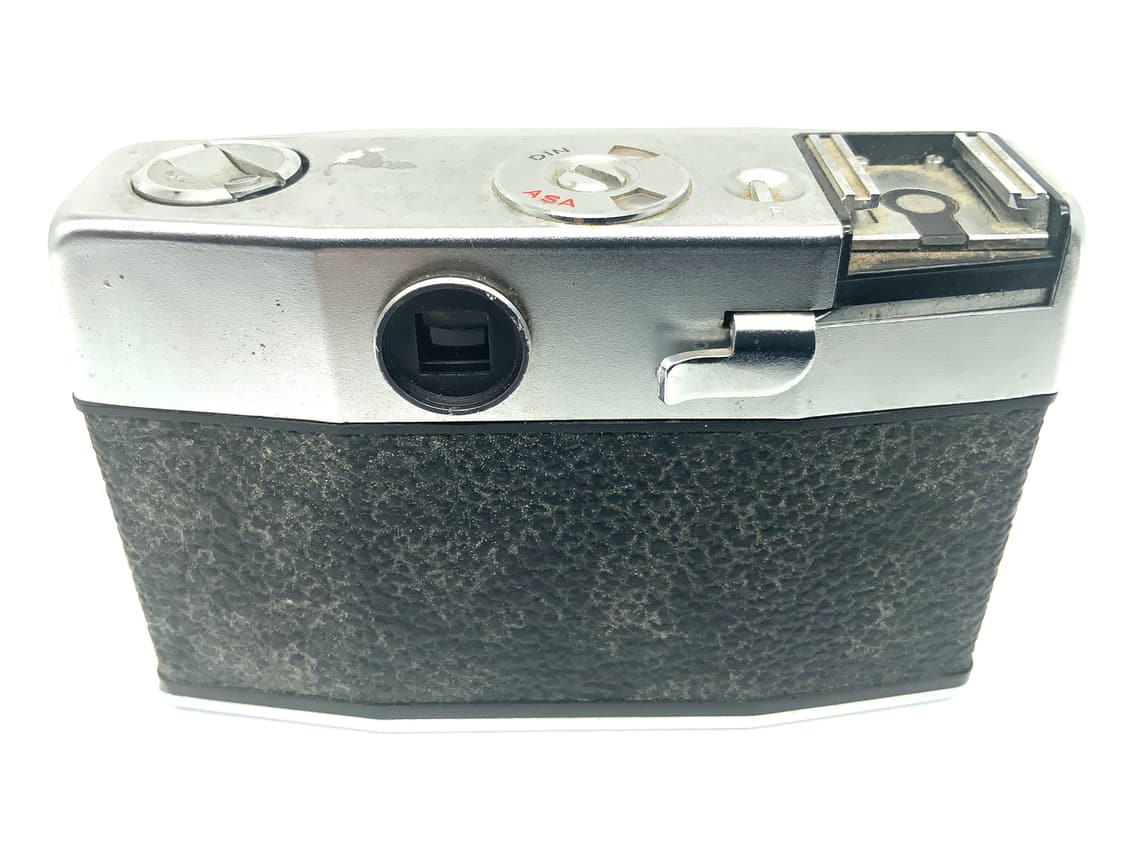 Appareil photo argentique Agfa Paramat avec viseur et objectif Color-Apotar 1:2.8/30, compact