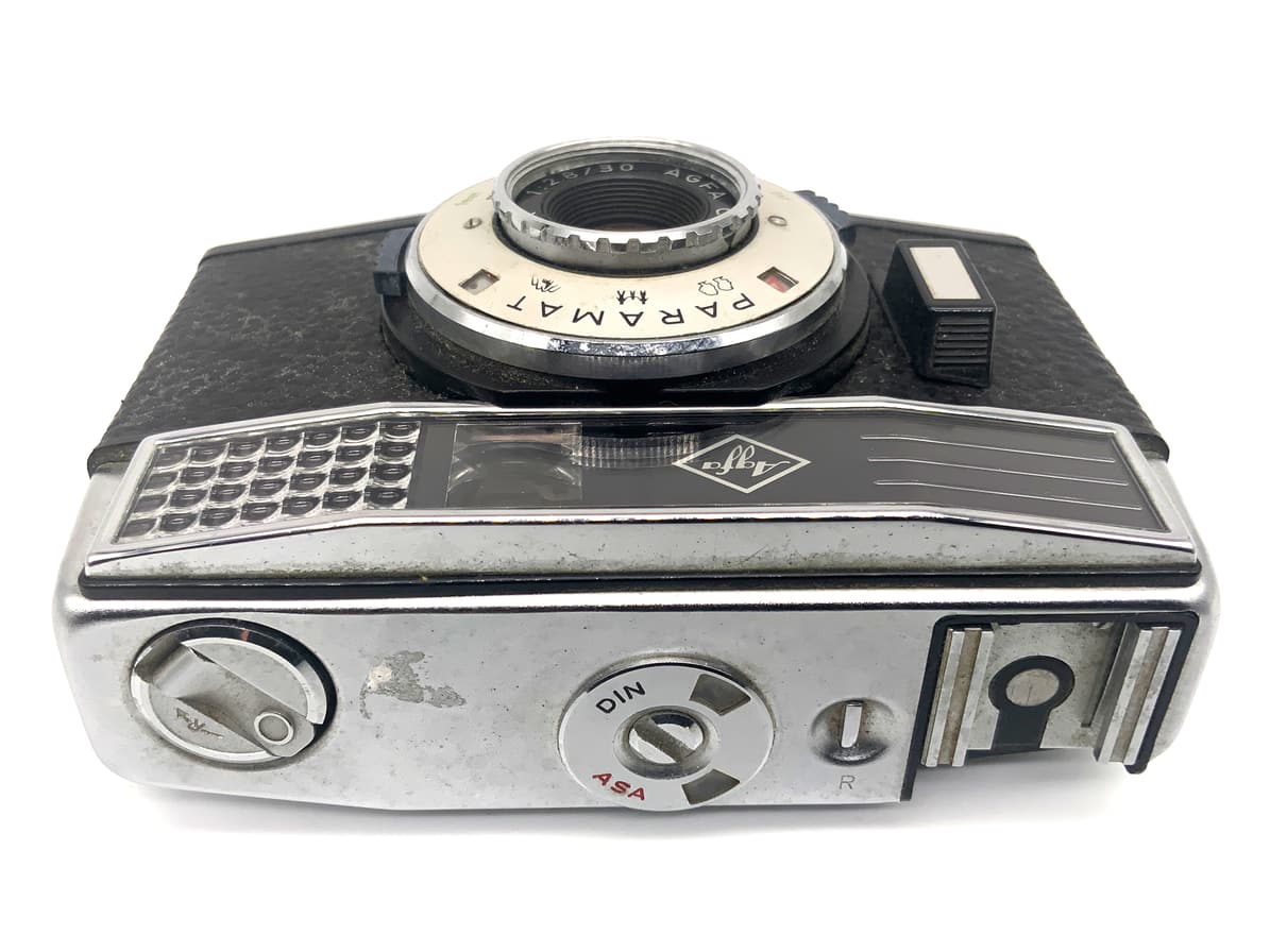 Appareil photo argentique Agfa Paramat avec viseur et objectif Color-Apotar 1:2.8/30, compact