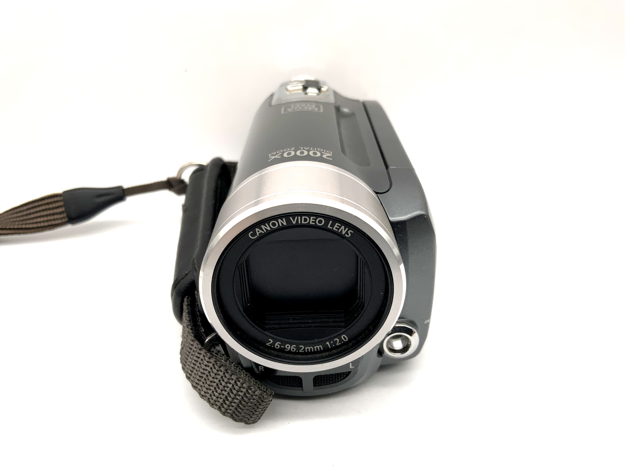 Canon FS11 camcorder with 2.6-96.2mm 1:2.0 lens, video camera with battery