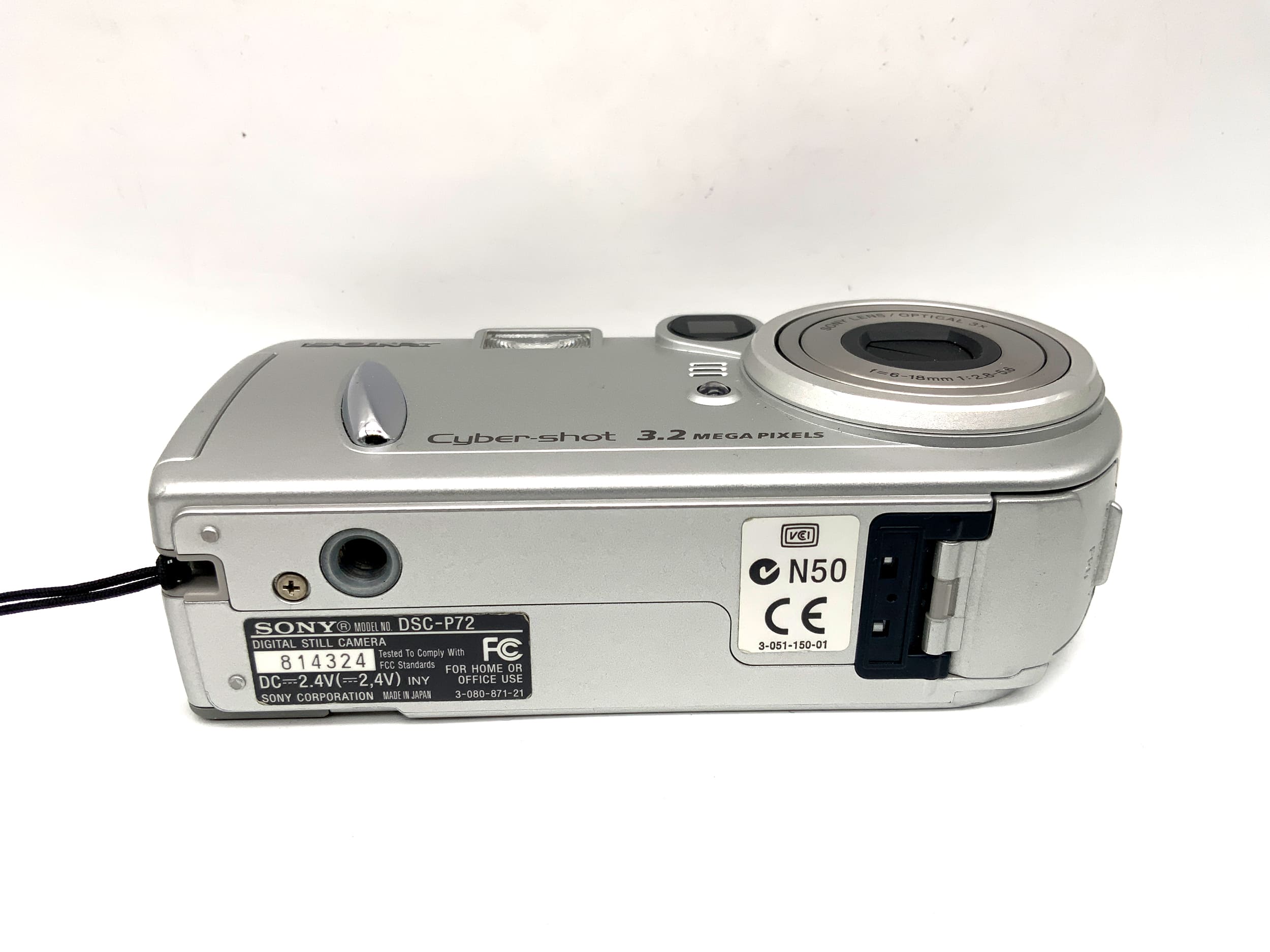 Appareil photo numérique compact Sony DSC-P72 avec objectif 6-18 mm f/2,8-5,6