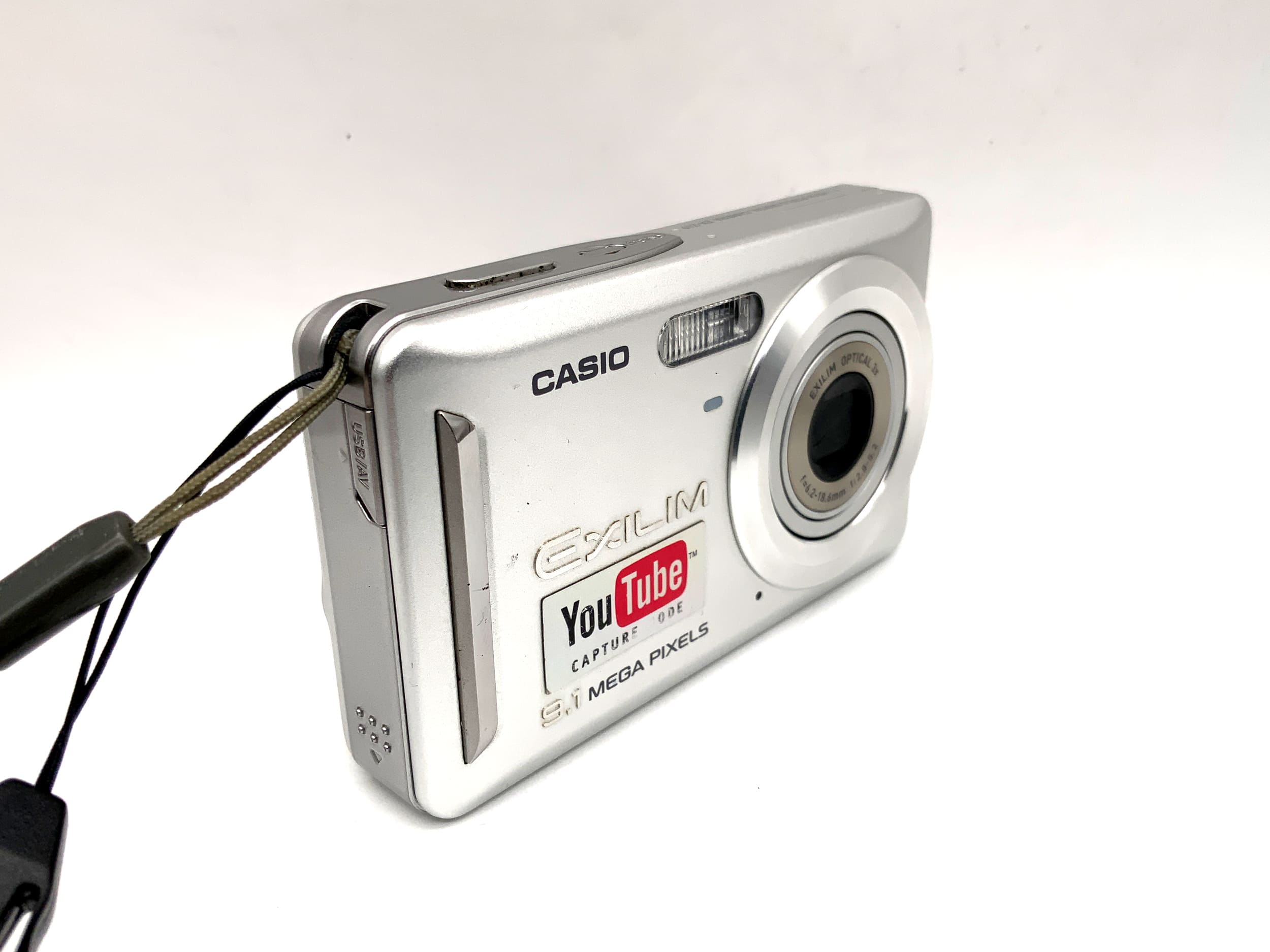 Casio EX-Z19 Digital Compact Camera with 6.2-18.6mm 9.1 Megapixels