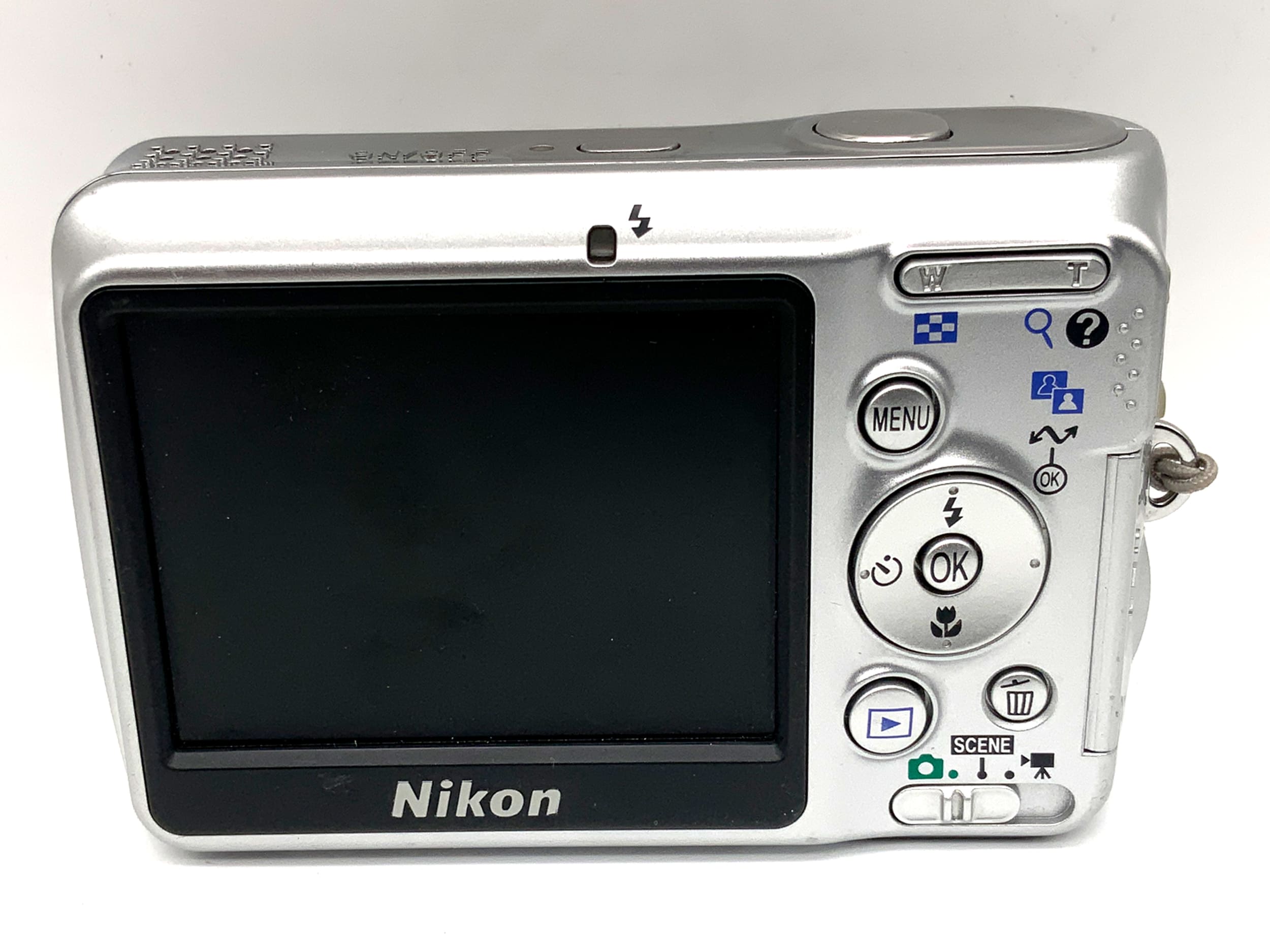 Nikon Coolpix L6 Digital Compact Camera with Nikkor 6.3-19.2mm 1:3.2-5.3