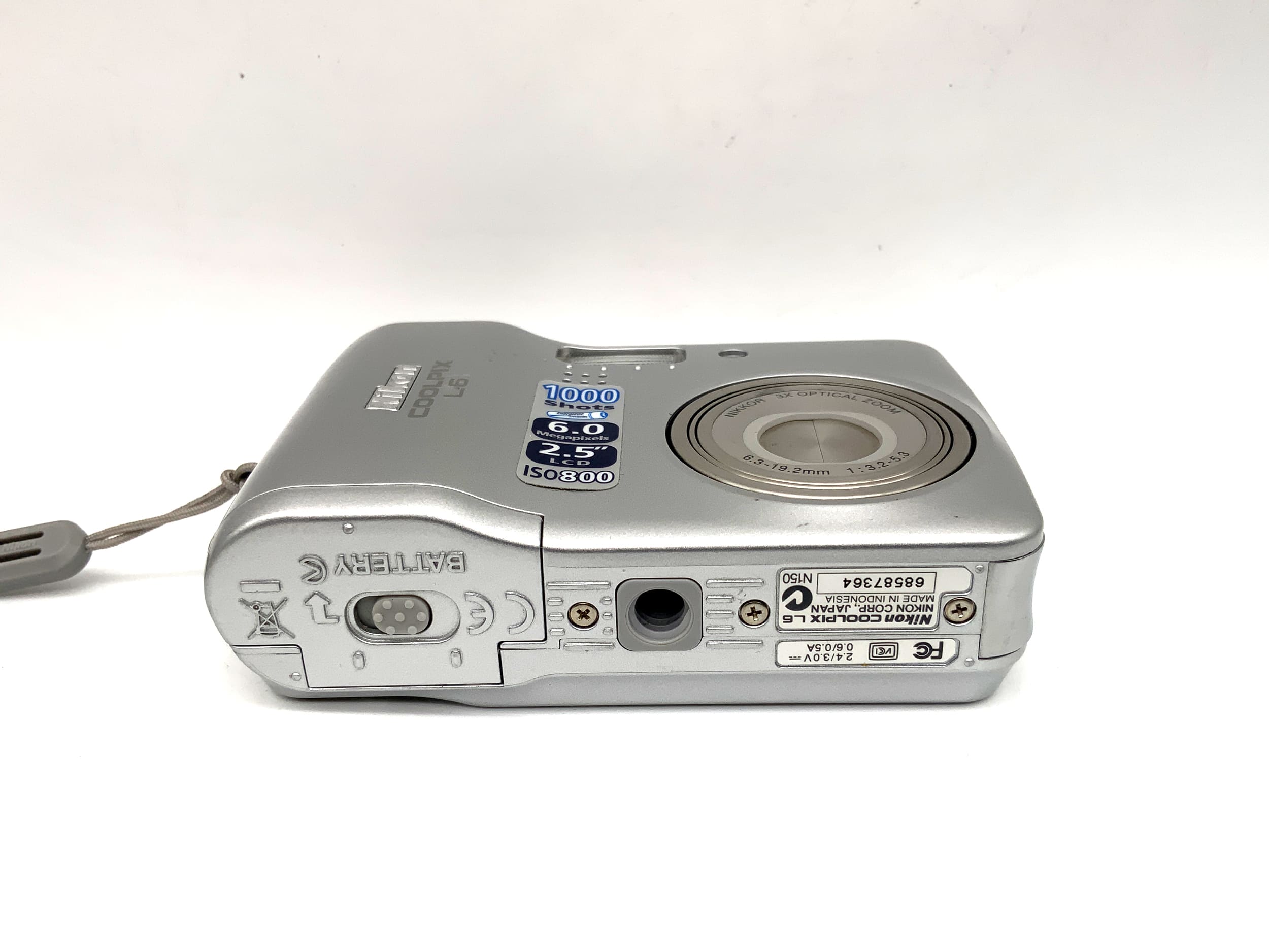 Nikon Coolpix L6 Digital Compact Camera with Nikkor 6.3-19.2mm 1:3.2-5.3