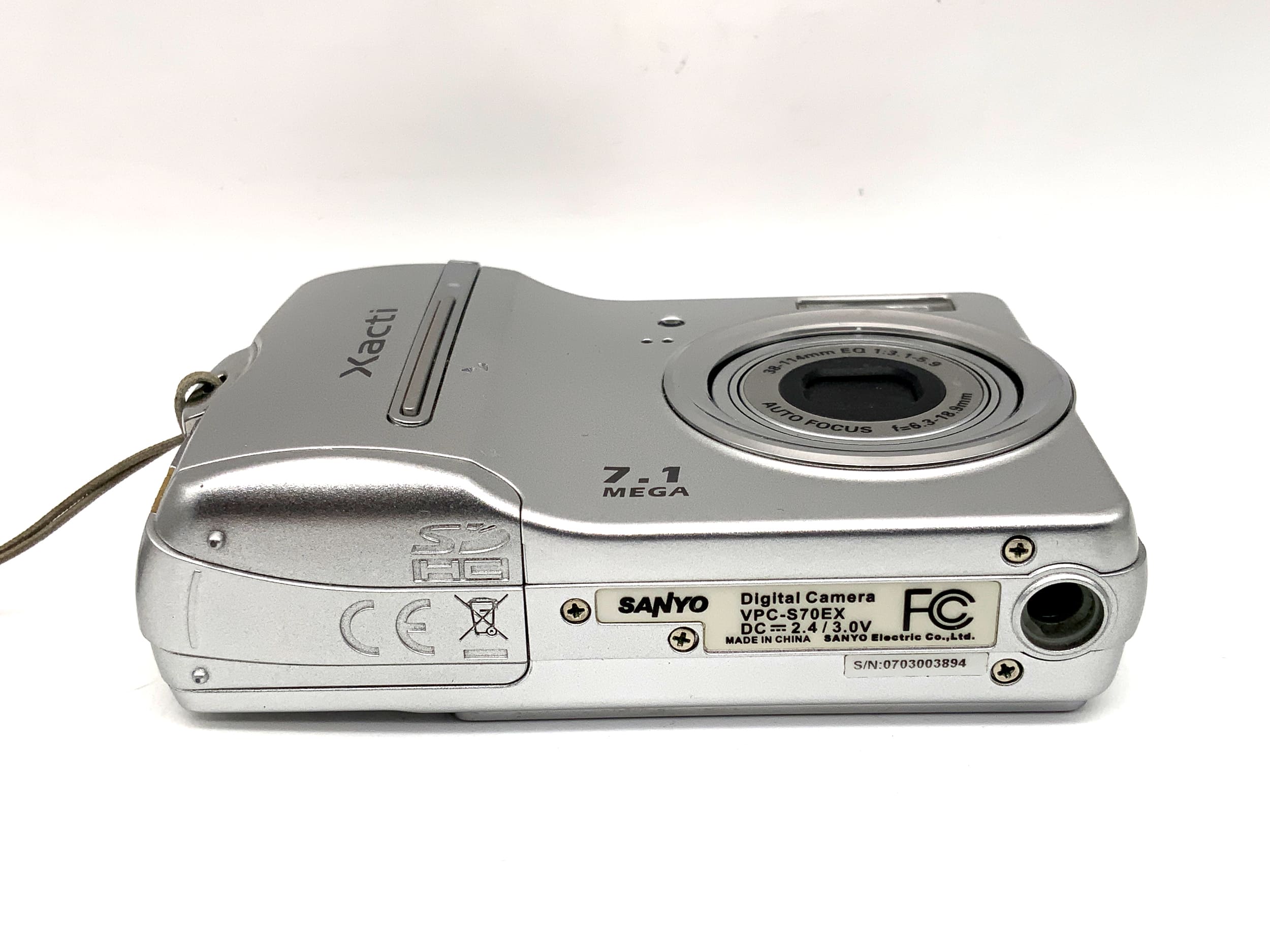 Sanyo Xacti VPC-S70EX digital compact camera with 38-114mm 1:3.1-5.9