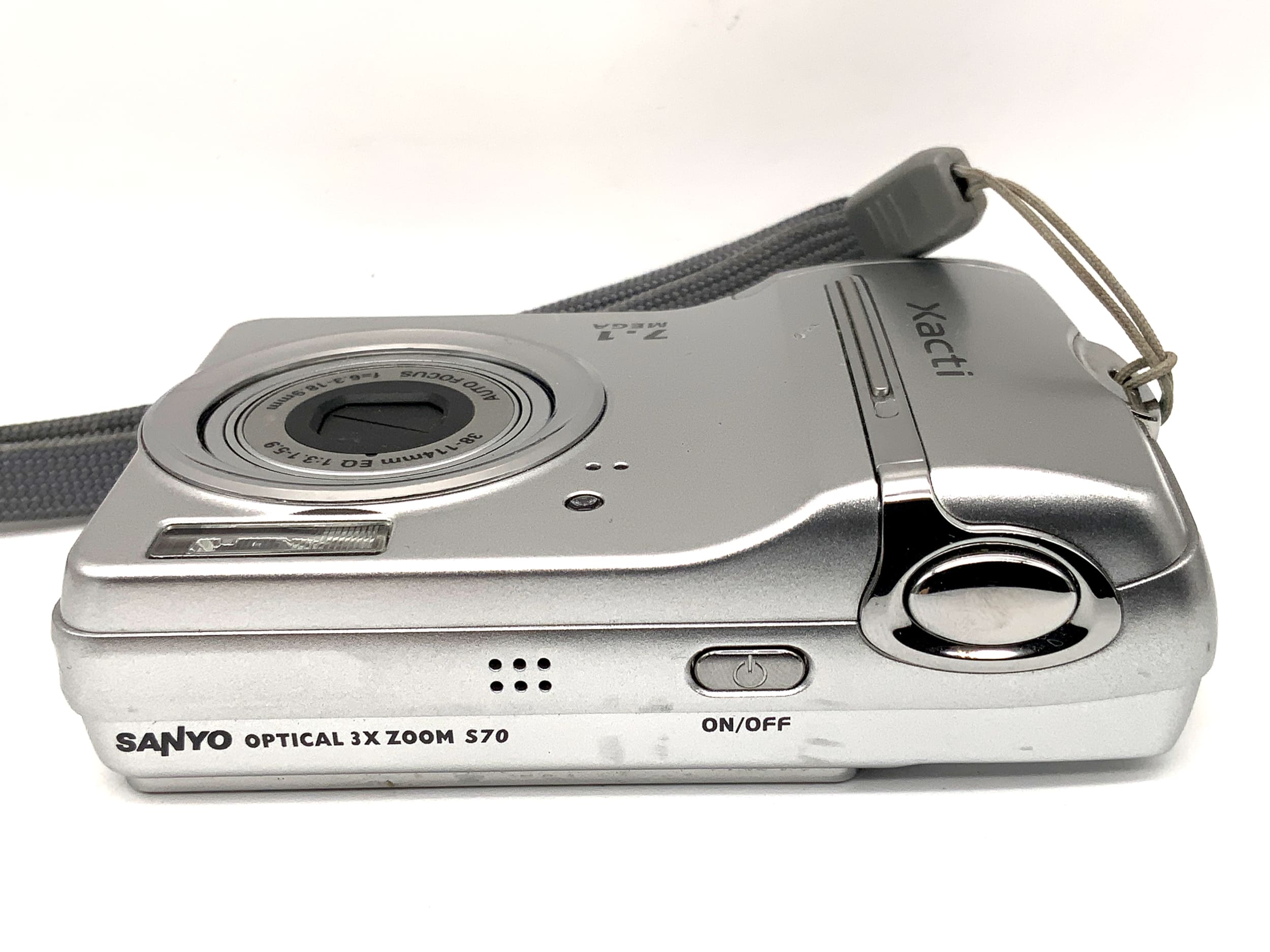 Sanyo Xacti VPC-S70EX digital compact camera with 38-114mm 1:3.1-5.9