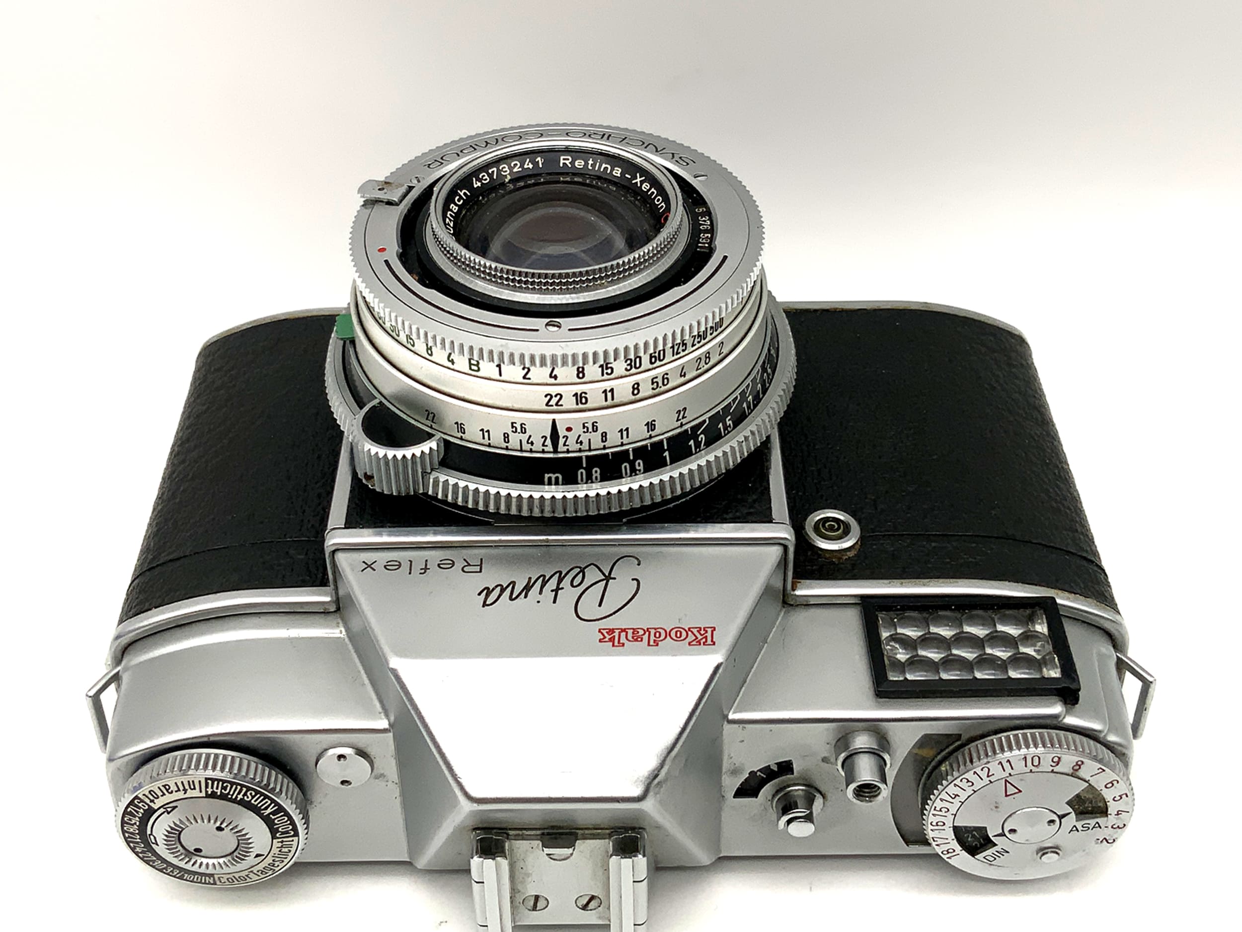 Boîtier reflex argentique Kodak Retina Reflex 35 mm avec objectif Xenon rouge f/2.0/50 mm C