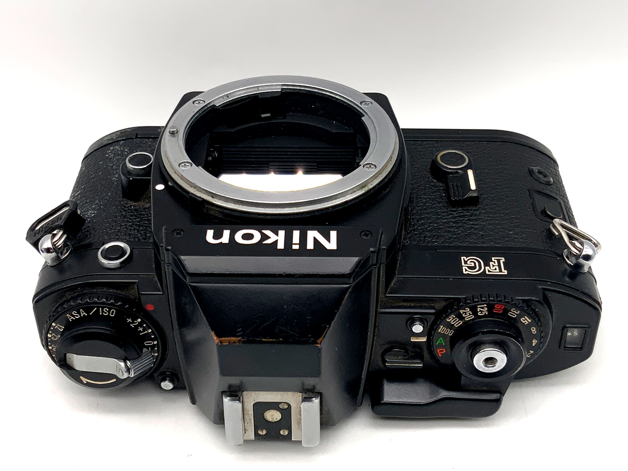 Nikon FG 35mm SLR analog camera body (Nikon F)