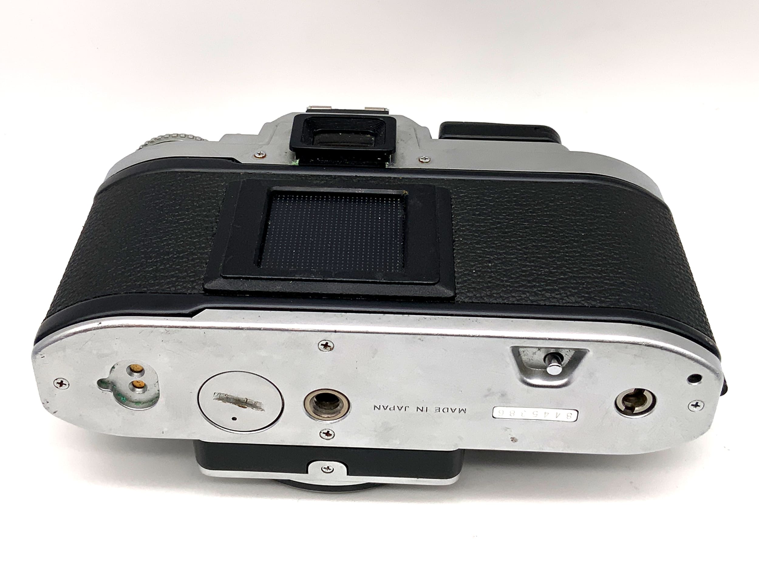 Nikon FG 35mm SLR analog camera body (Nikon F)