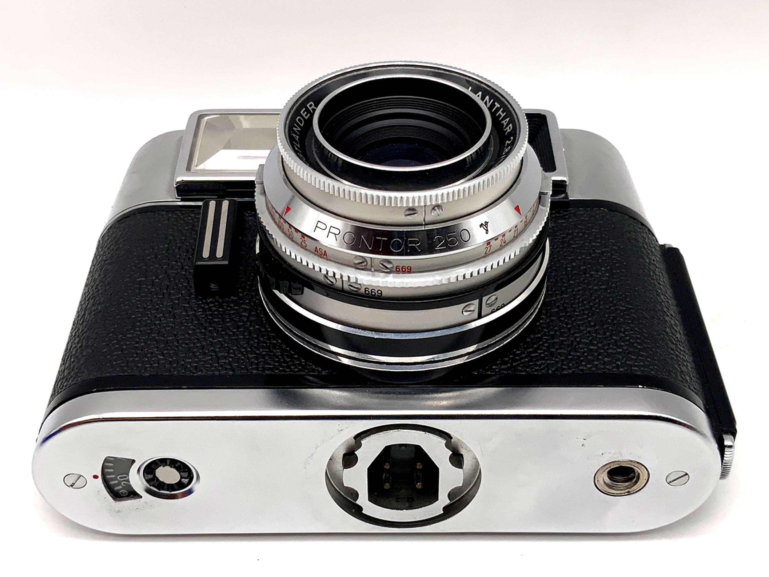 Voigtländer Vitrona viewfinder camera with Lanthar 2.8/50 Prontor 250 analog camera